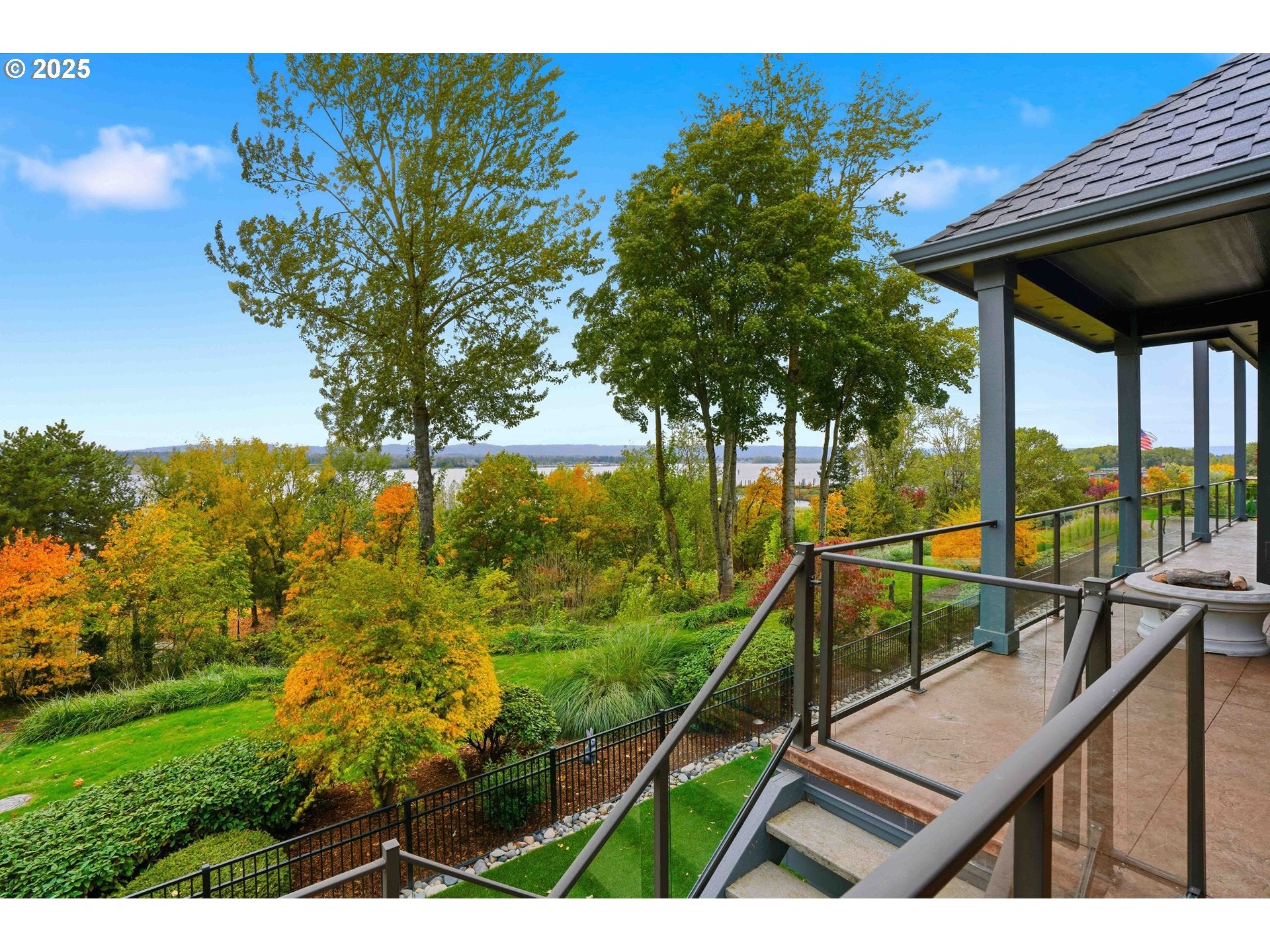 Vancouver, Washington, 98661, United States, 4 Bedrooms Bedrooms, ,7 BathroomsBathrooms,Residential,Active,1985581