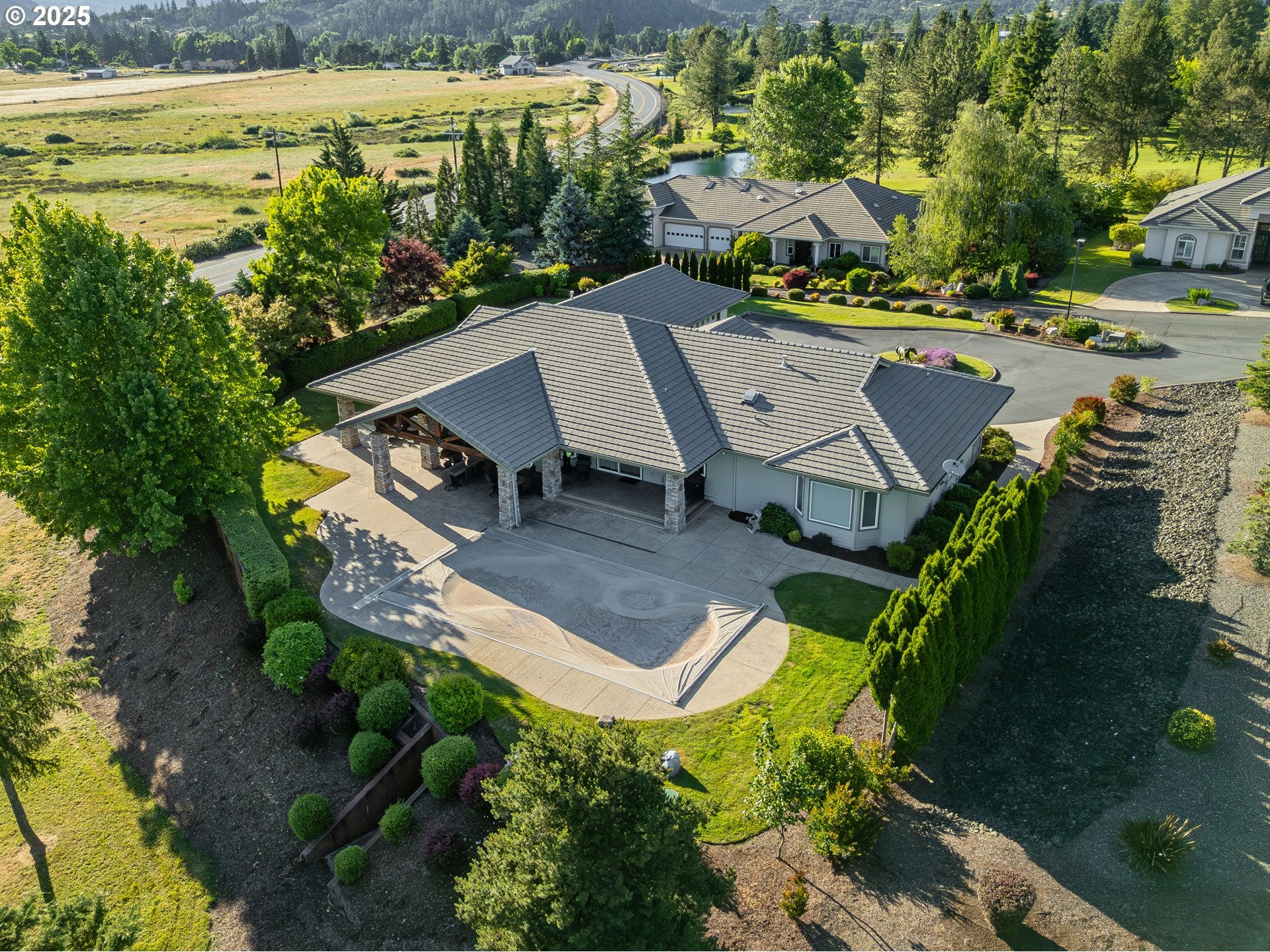 Roseburg, Oregon, 97471, United States, ,3 BathroomsBathrooms,Residential,Active,1828697