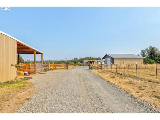 14115 S RIDGE OAK LN, MOLALLA, OR 97038, photo 3 of 43