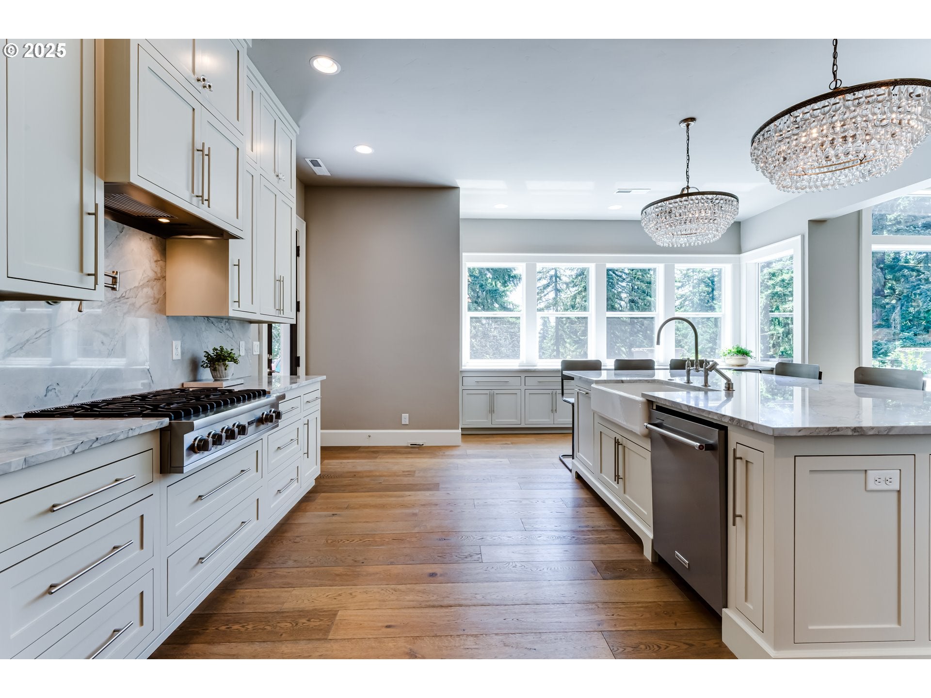 Eugene, Oregon, 97405, United States, ,5 BathroomsBathrooms,Residential,Active,1899898