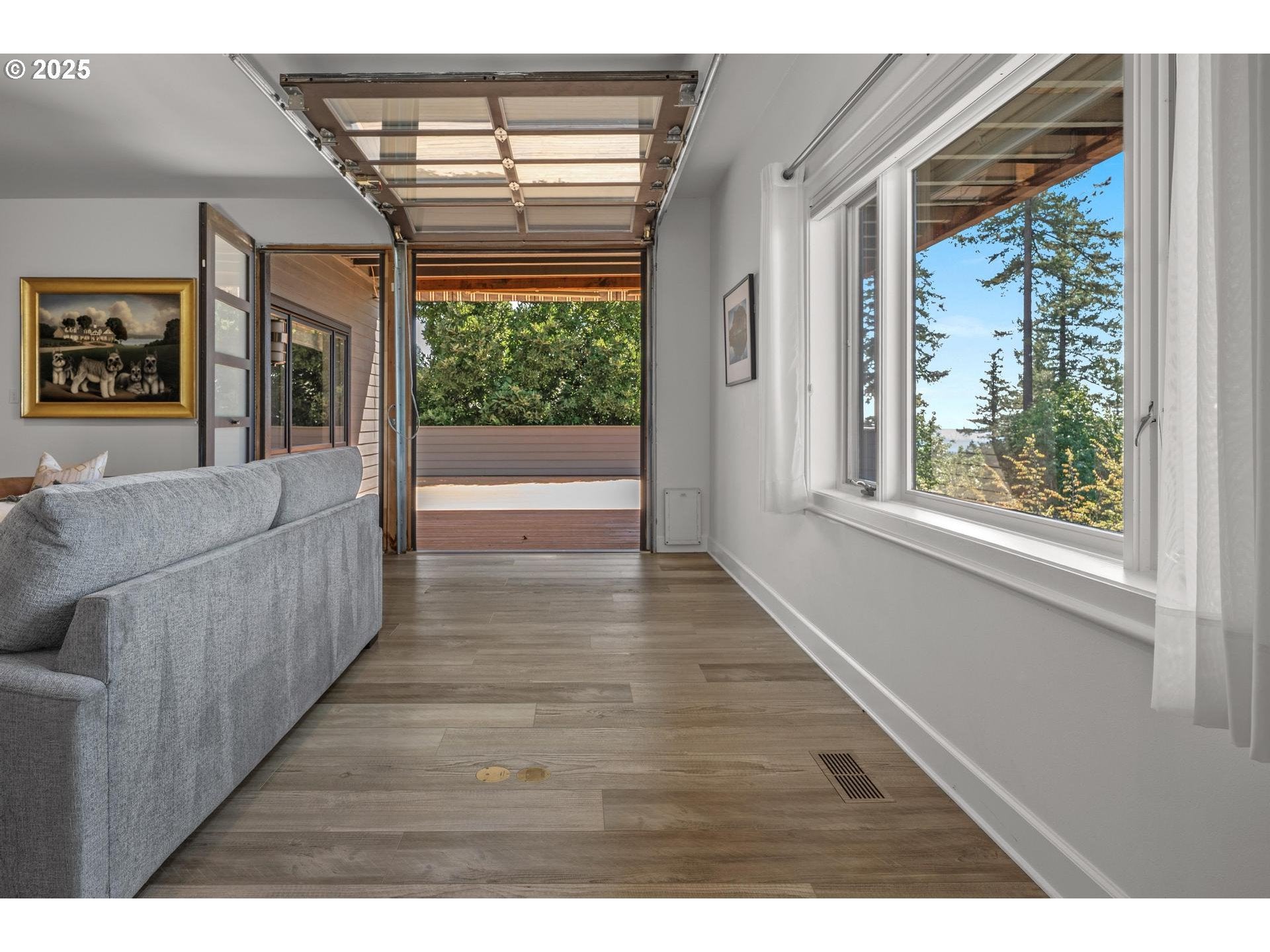 Portland, Oregon, 97225, United States, 4 Bedrooms Bedrooms, ,5 BathroomsBathrooms,Residential,Active,1936425