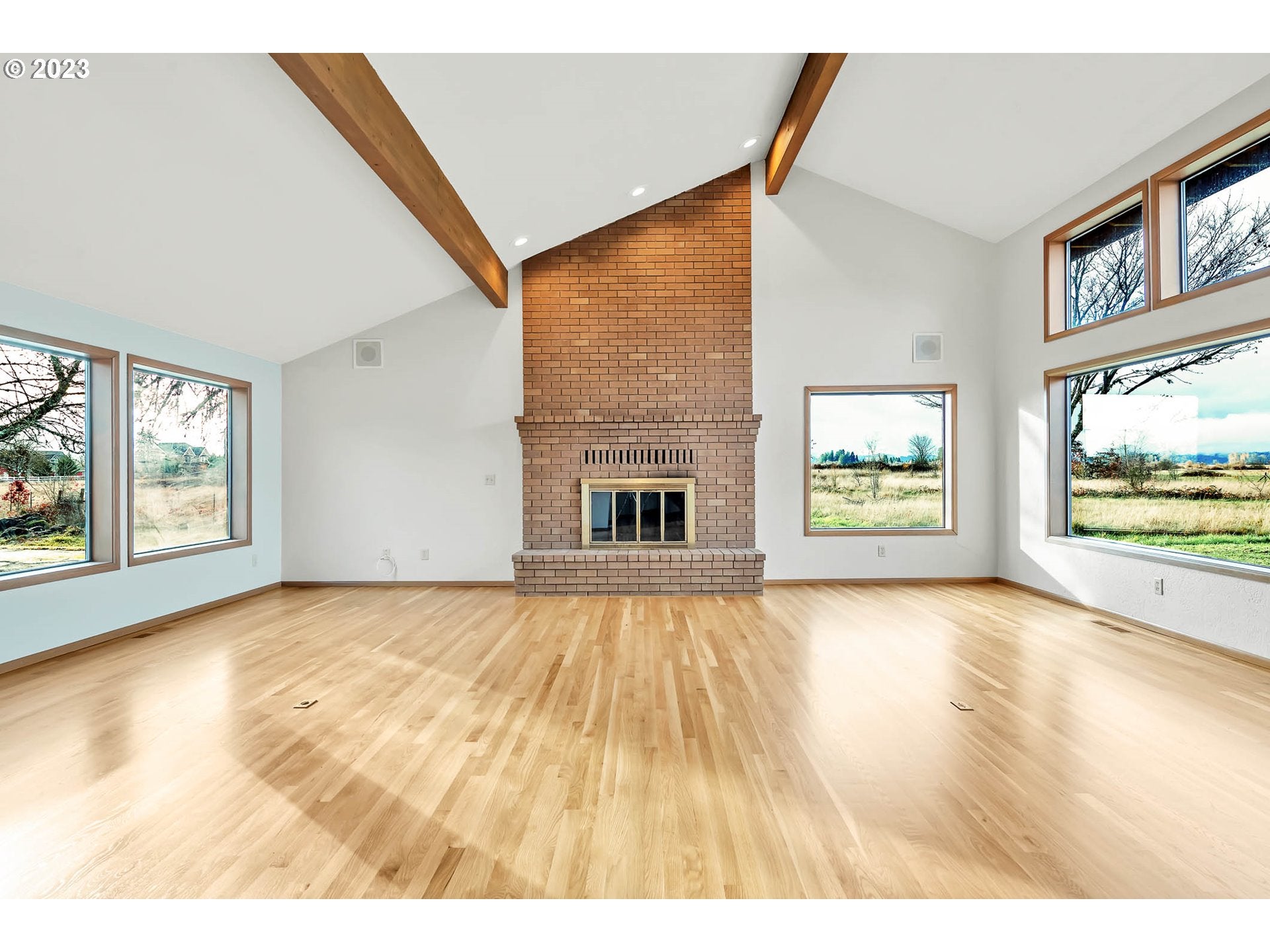 Eugene, Oregon, 97402, United States, 3 Bedrooms Bedrooms, ,3 BathroomsBathrooms,Residential,Active,1900212
