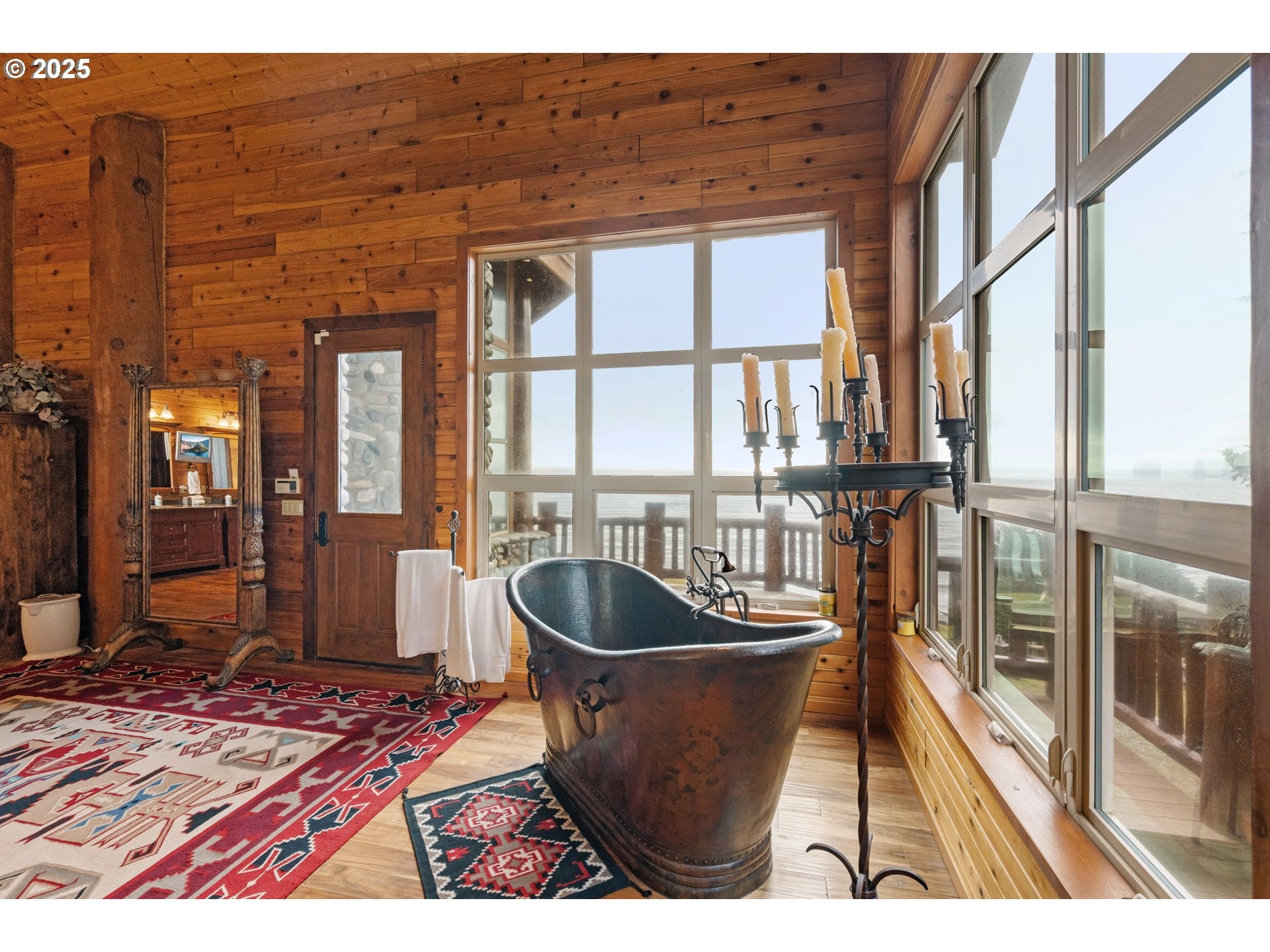 Gold Beach, Oregon, 97444, United States, 4 Bedrooms Bedrooms, ,5 BathroomsBathrooms,Residential,Active,1764520