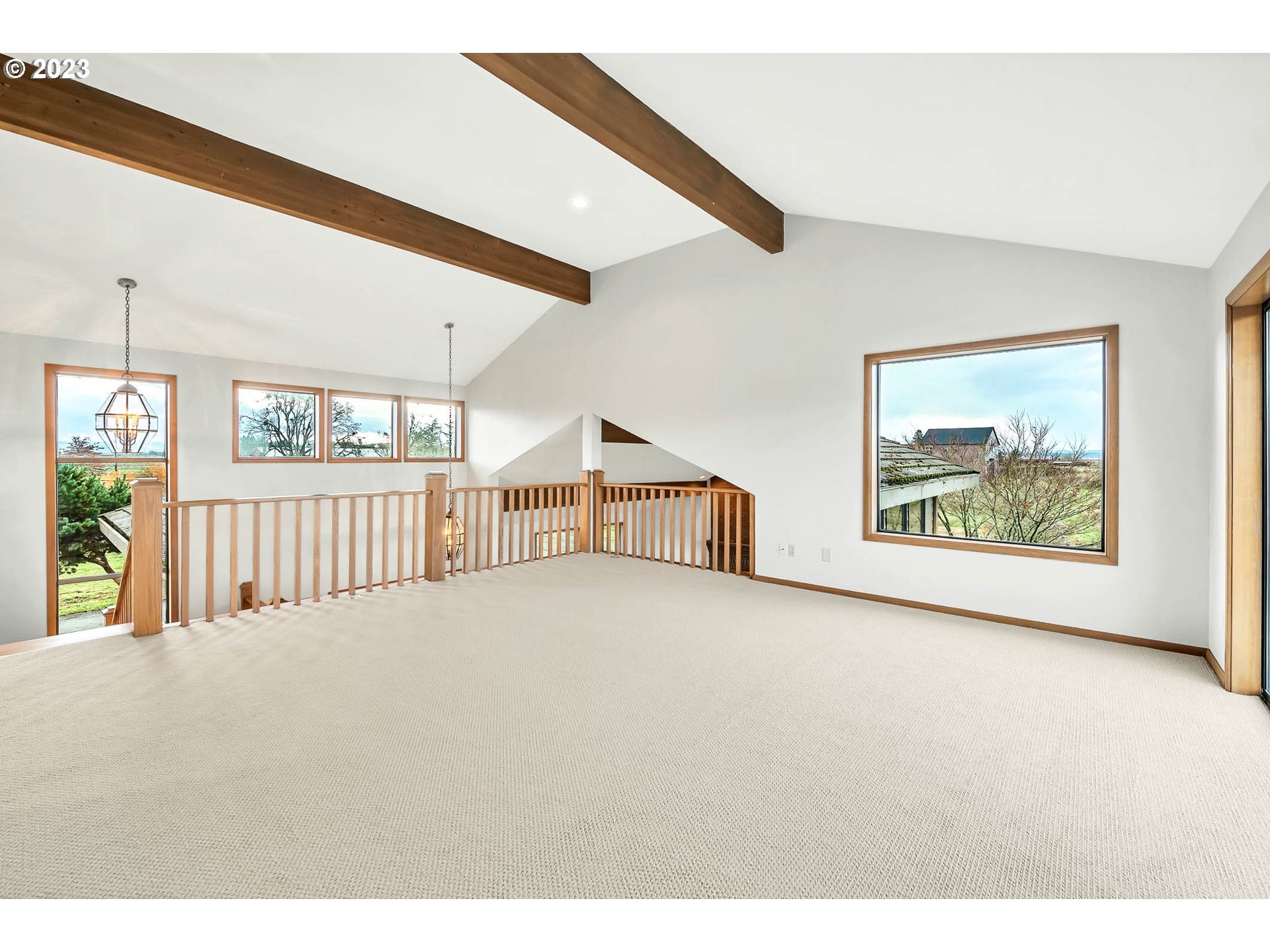 Eugene, Oregon, 97402, United States, 3 Bedrooms Bedrooms, ,3 BathroomsBathrooms,Residential,Active,1900212