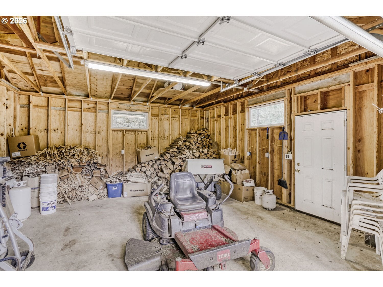 Sandy, Oregon, 97055, United States, 3 Bedrooms Bedrooms, ,2 BathroomsBathrooms,Residential,Active,2041437