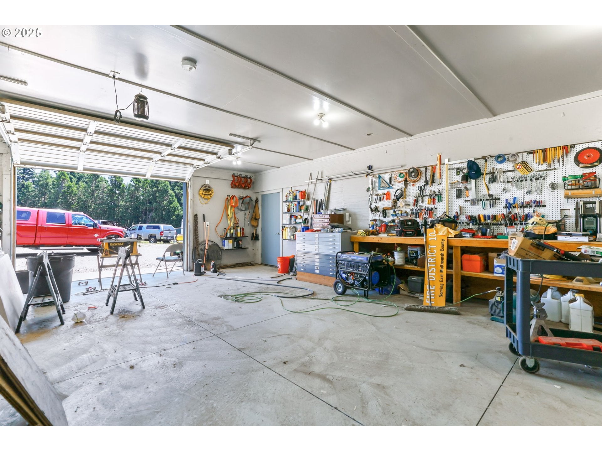 Troutdale, Oregon, 97060, United States, 4 Bedrooms Bedrooms, ,3 BathroomsBathrooms,Residential,Active,1898028