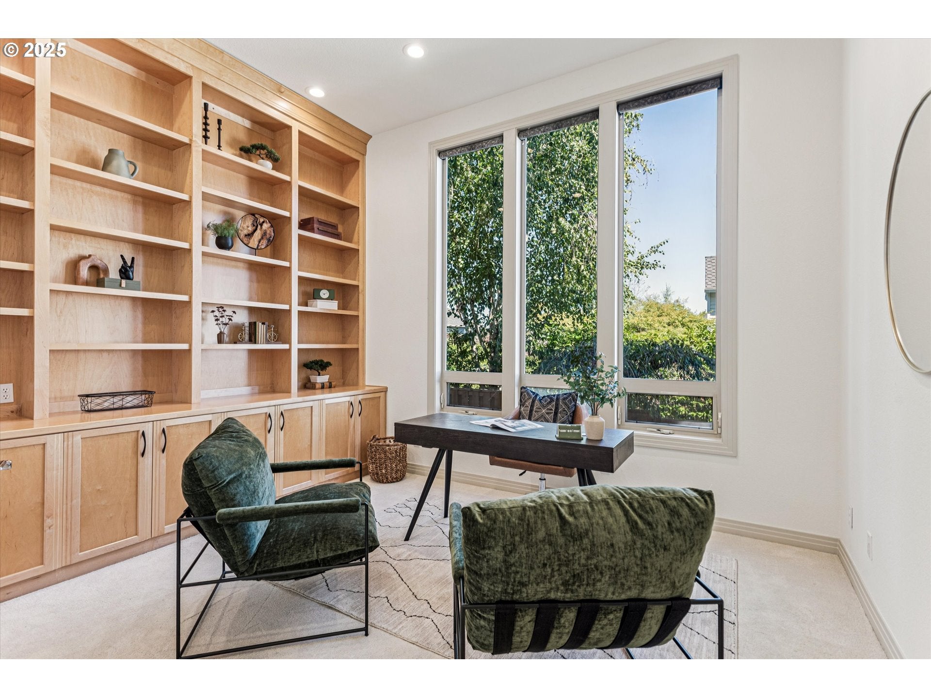 Lake Oswego, Oregon, 97034, United States, 4 Bedrooms Bedrooms, ,5 BathroomsBathrooms,Residential,Active,1914922