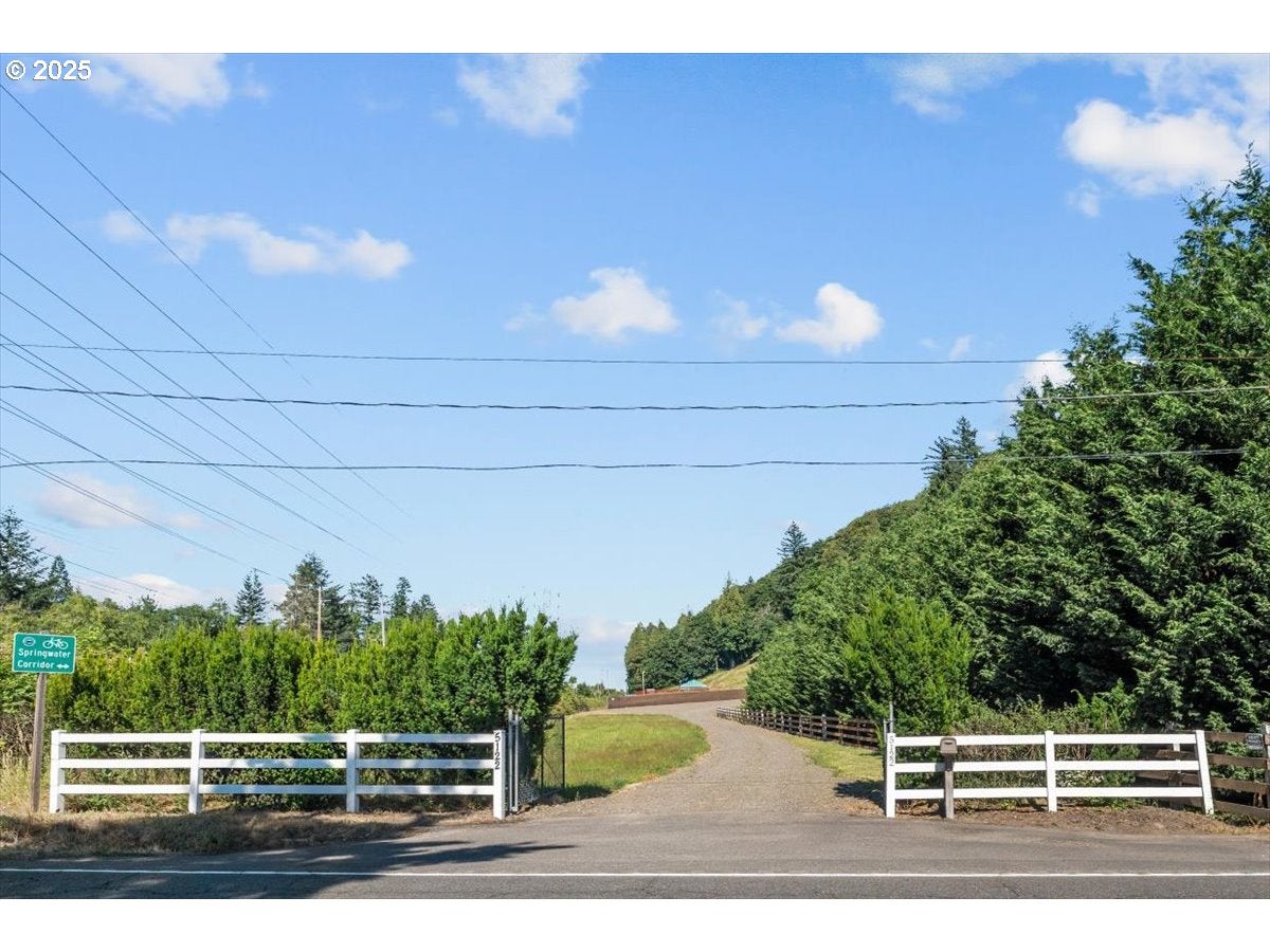 Portland, Oregon, 97236, United States, 5 Bedrooms Bedrooms, ,4 BathroomsBathrooms,Residential,Active,1877776