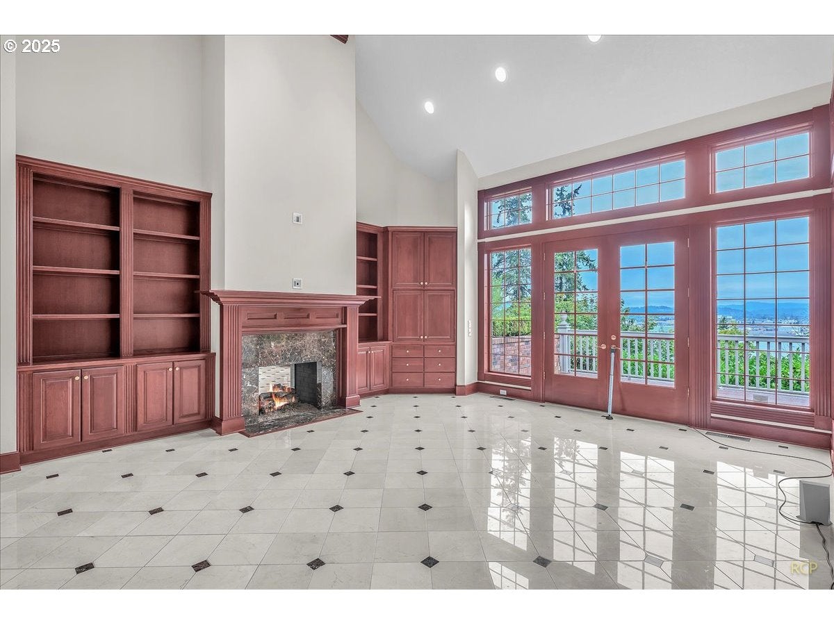 Rainier, Oregon, 97048, United States, 4 Bedrooms Bedrooms, ,5 BathroomsBathrooms,Residential,Active,1936128