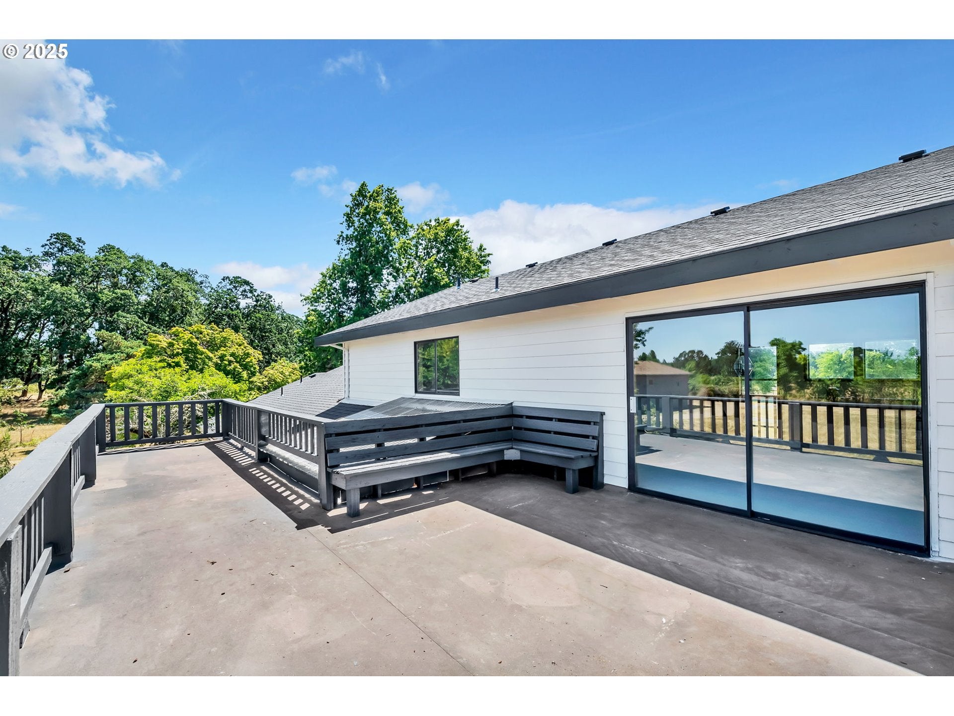 Eugene, Oregon, 97402, United States, 3 Bedrooms Bedrooms, ,3 BathroomsBathrooms,Residential,Active,1900212