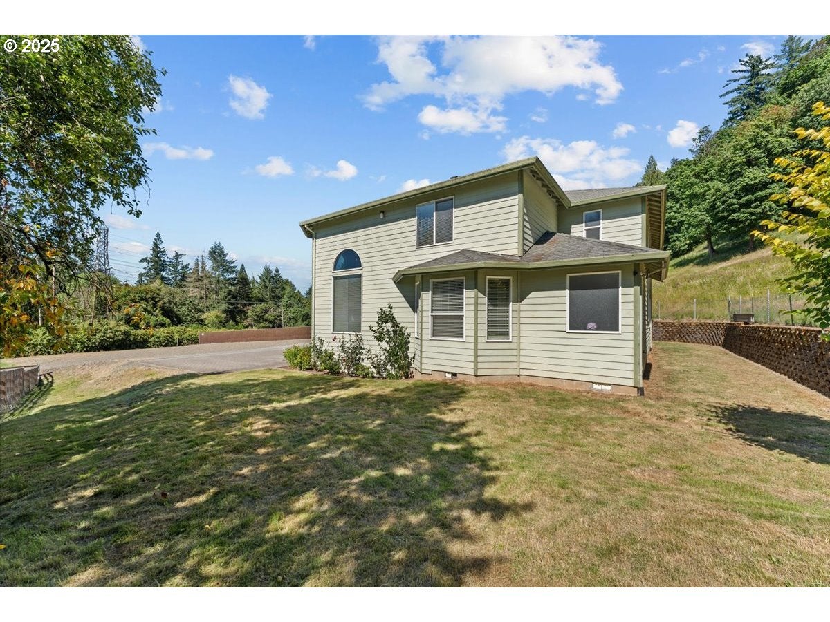 Portland, Oregon, 97236, United States, 5 Bedrooms Bedrooms, ,4 BathroomsBathrooms,Residential,Active,1877776