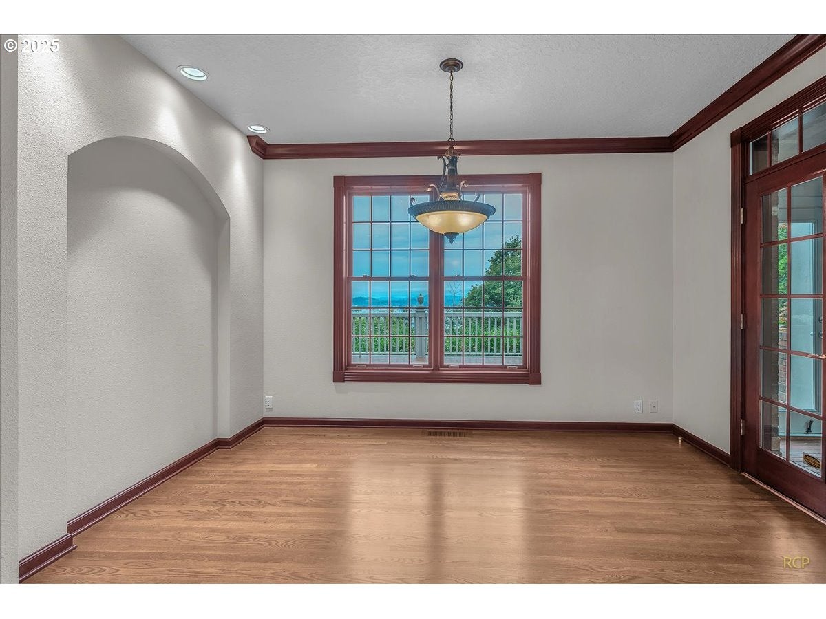 Rainier, Oregon, 97048, United States, 4 Bedrooms Bedrooms, ,5 BathroomsBathrooms,Residential,Active,1936128