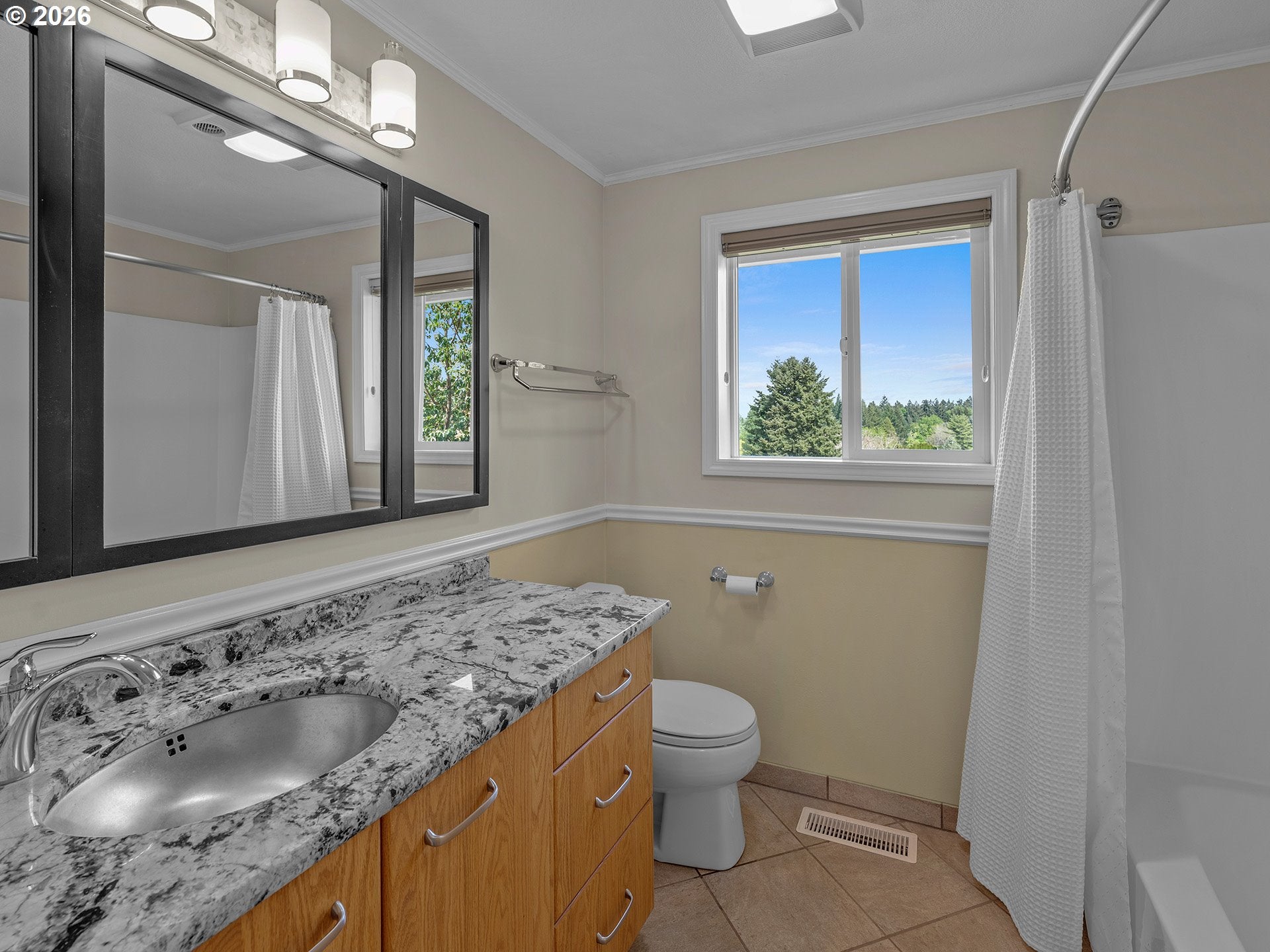 Hillsboro, Oregon, 97123, United States, 5 Bedrooms Bedrooms, ,3 BathroomsBathrooms,Residential,Active,2044567