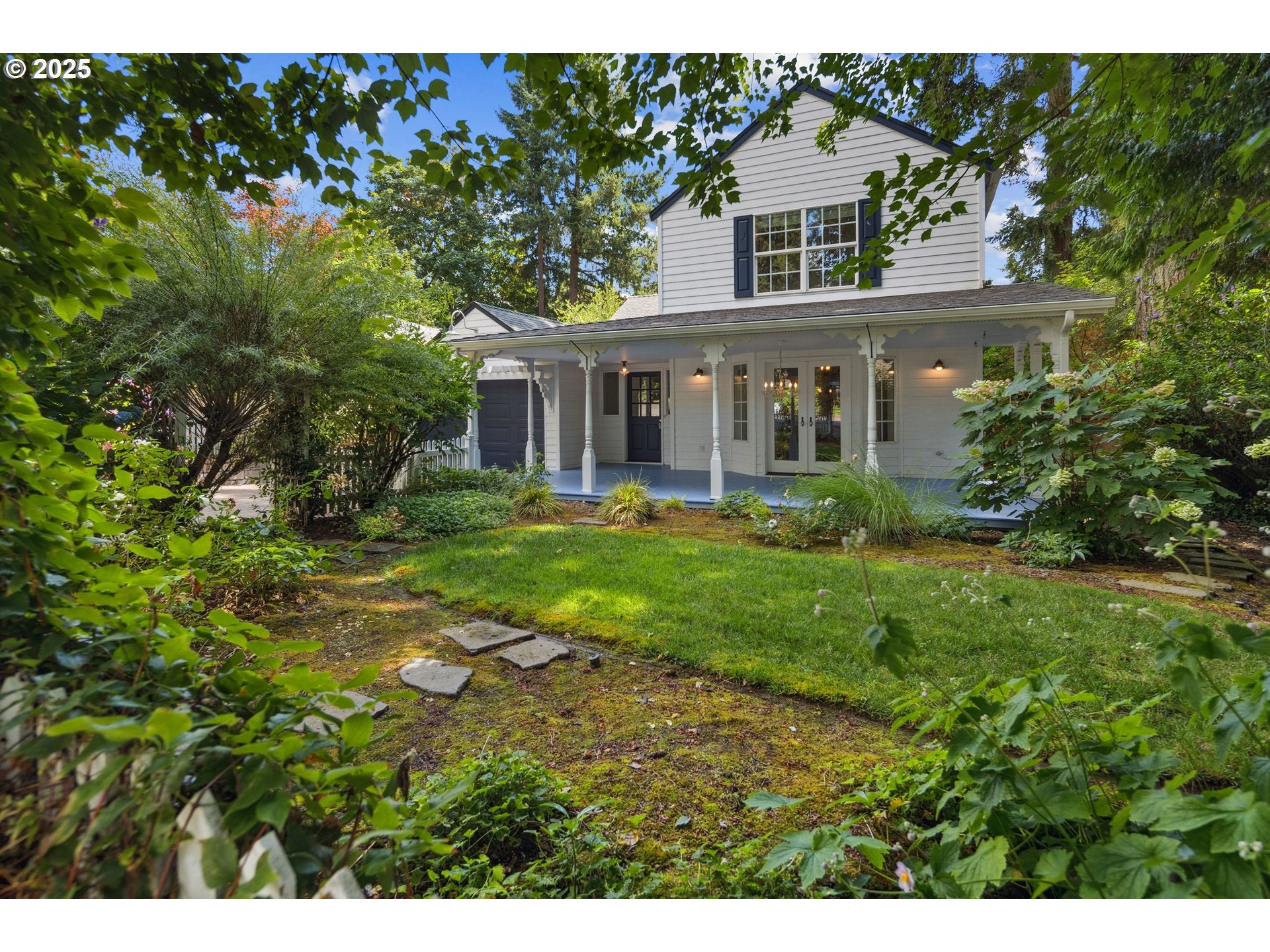 Lake Oswego, Oregon, 97034, United States, ,3 BathroomsBathrooms,Residential,Active,1899903