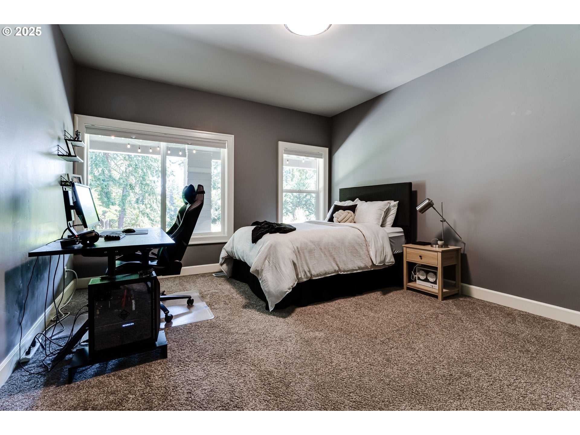 Eugene, Oregon, 97405, United States, ,5 BathroomsBathrooms,Residential,Active,1899898