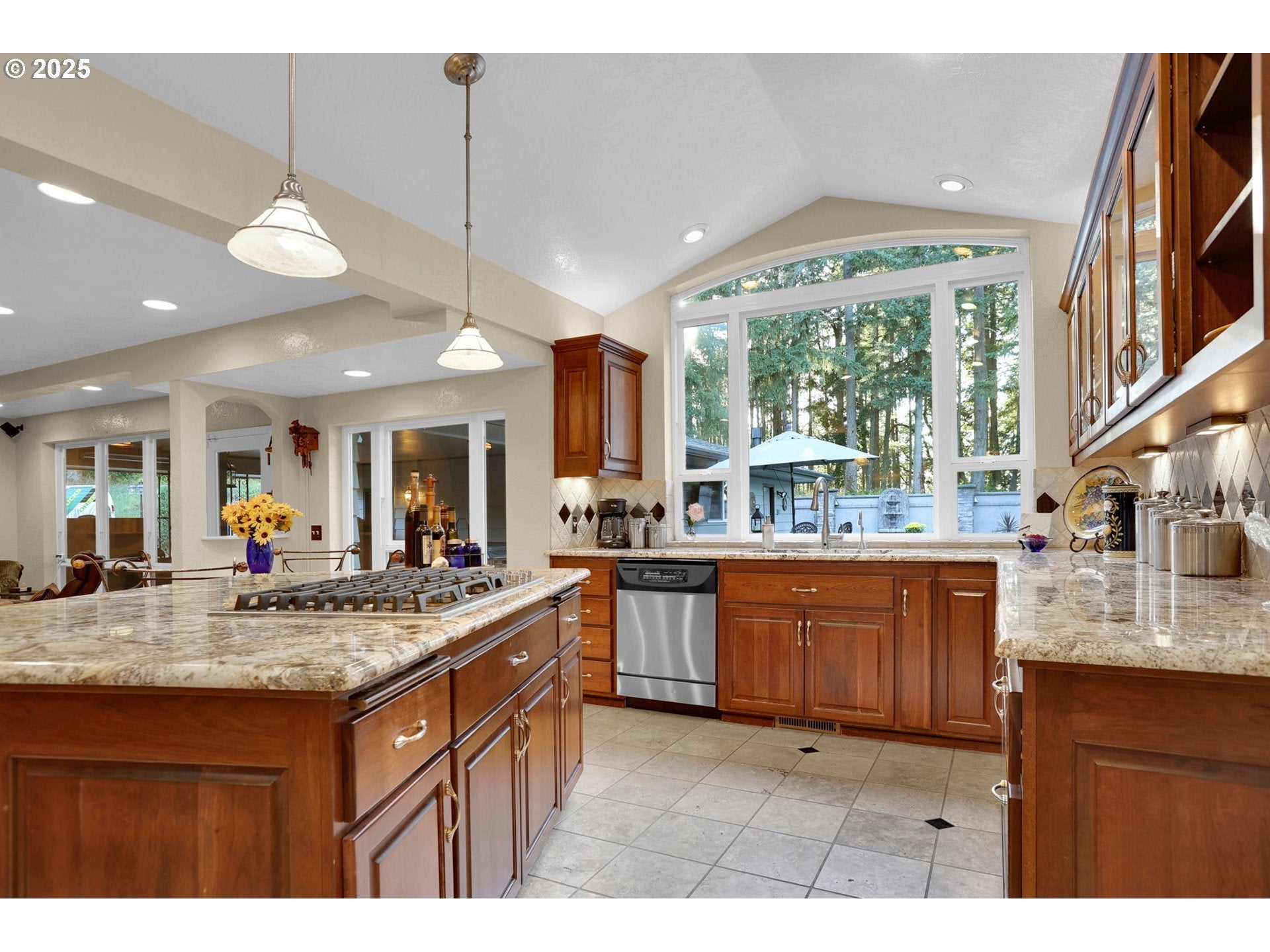 Eugene, Oregon, 97405, United States, 5 Bedrooms Bedrooms, ,4 BathroomsBathrooms,Residential,Active,1964513