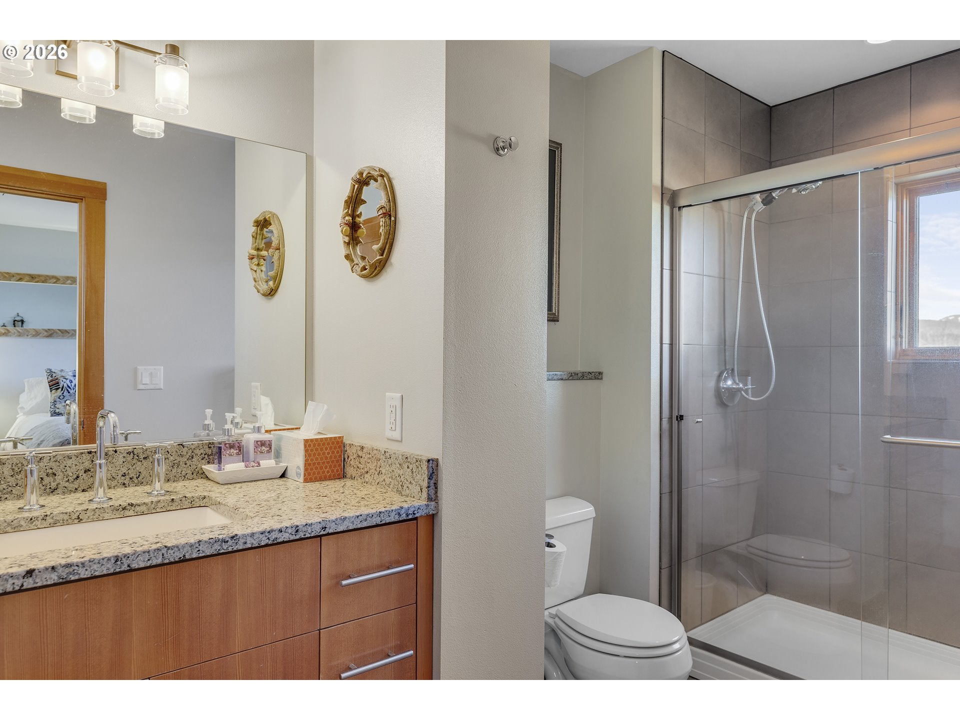 Hood River, Oregon, 97031, United States, 3 Bedrooms Bedrooms, ,3 BathroomsBathrooms,Residential,Active,2008720