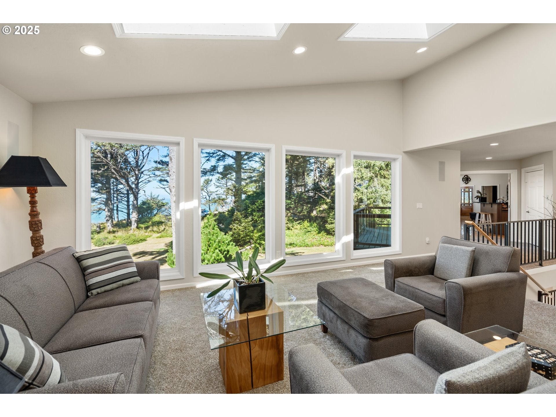 Gold Beach, Oregon, 97444, United States, 5 Bedrooms Bedrooms, ,4 BathroomsBathrooms,Residential,Active,2000208