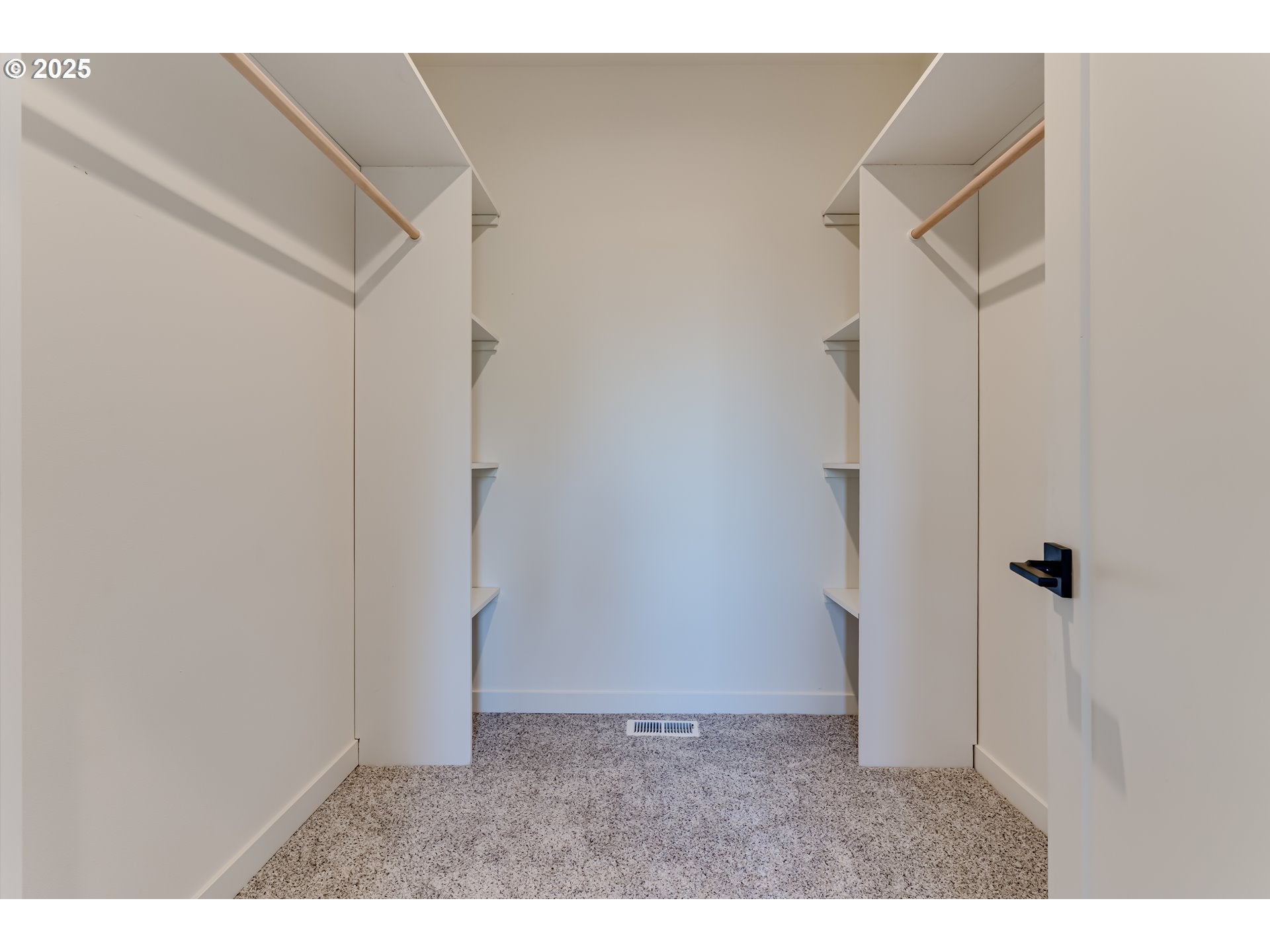 Eugene, Oregon, 97405, United States, 4 Bedrooms Bedrooms, ,3 BathroomsBathrooms,Residential,Active,2000223