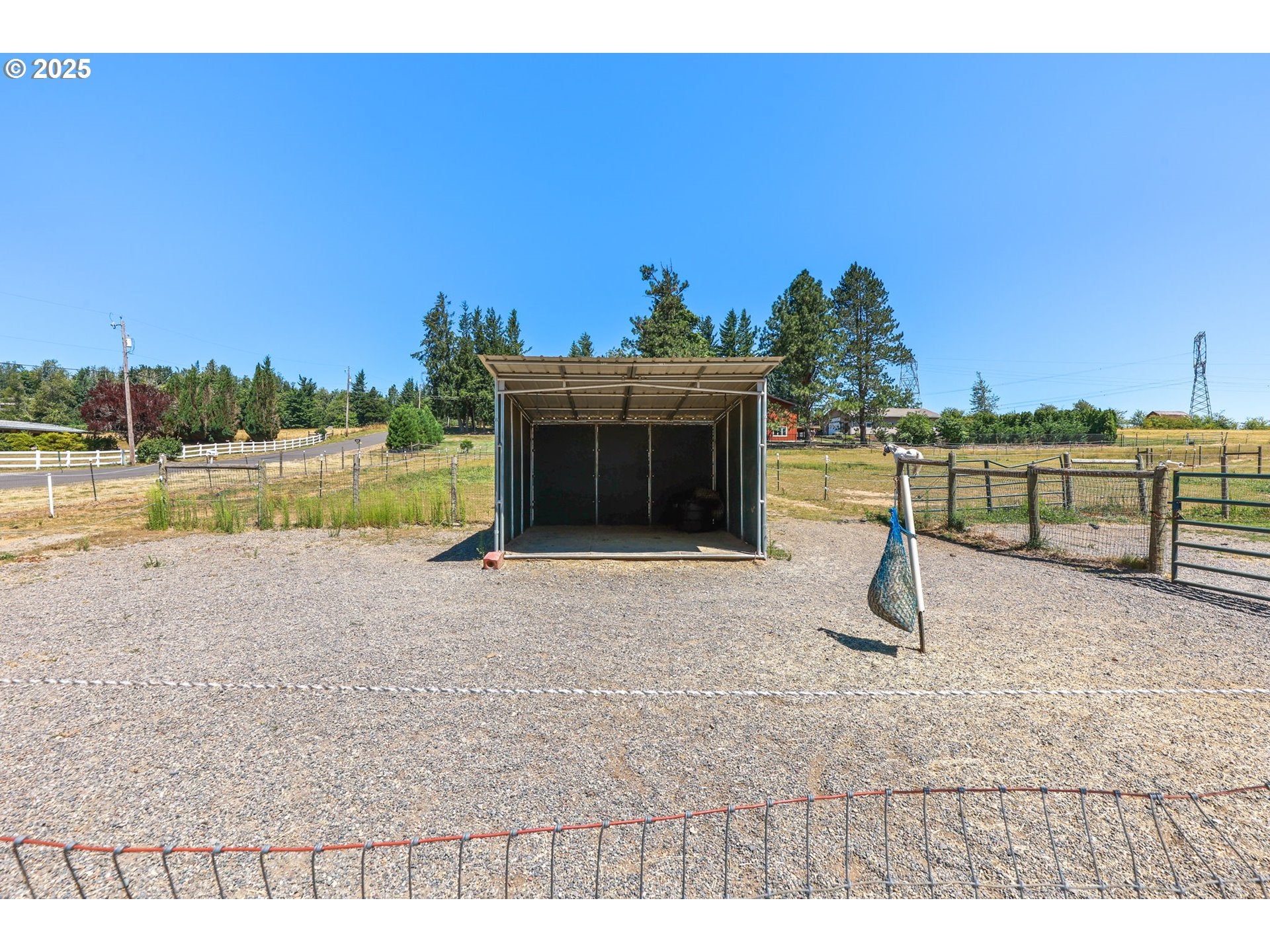 Troutdale, Oregon, 97060, United States, 4 Bedrooms Bedrooms, ,3 BathroomsBathrooms,Residential,Active,1898028