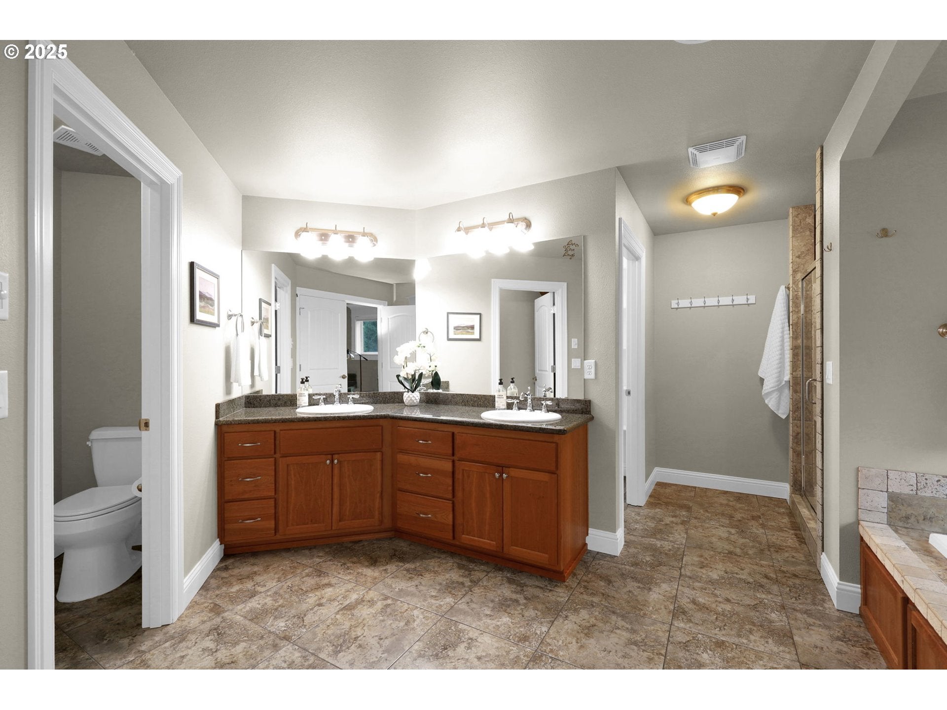 Eugene, Oregon, 97408, United States, 5 Bedrooms Bedrooms, ,3 BathroomsBathrooms,Residential,Active,2007072