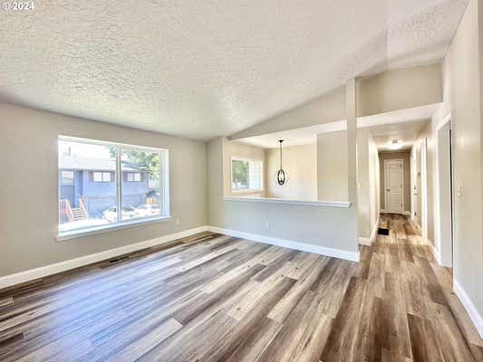 13926 SE BUSH ST, PORTLAND, OR 97236, photo 4 of 30