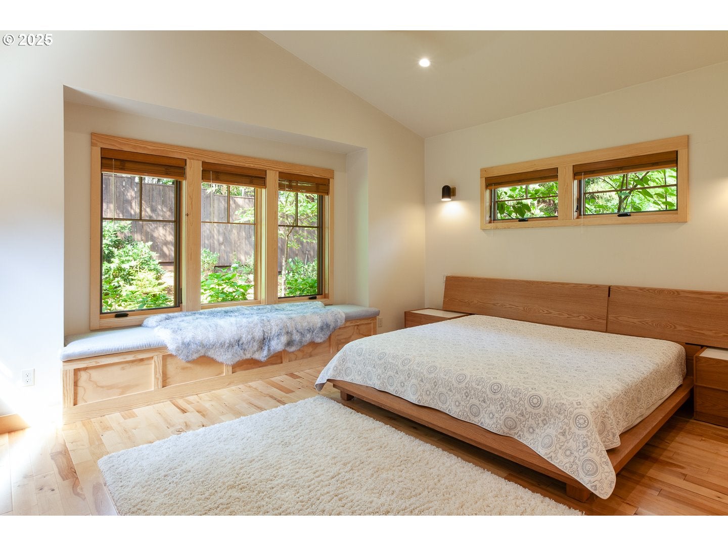 Hood River, Oregon, 97031, United States, 3 Bedrooms Bedrooms, ,3 BathroomsBathrooms,Residential,Active,1927664