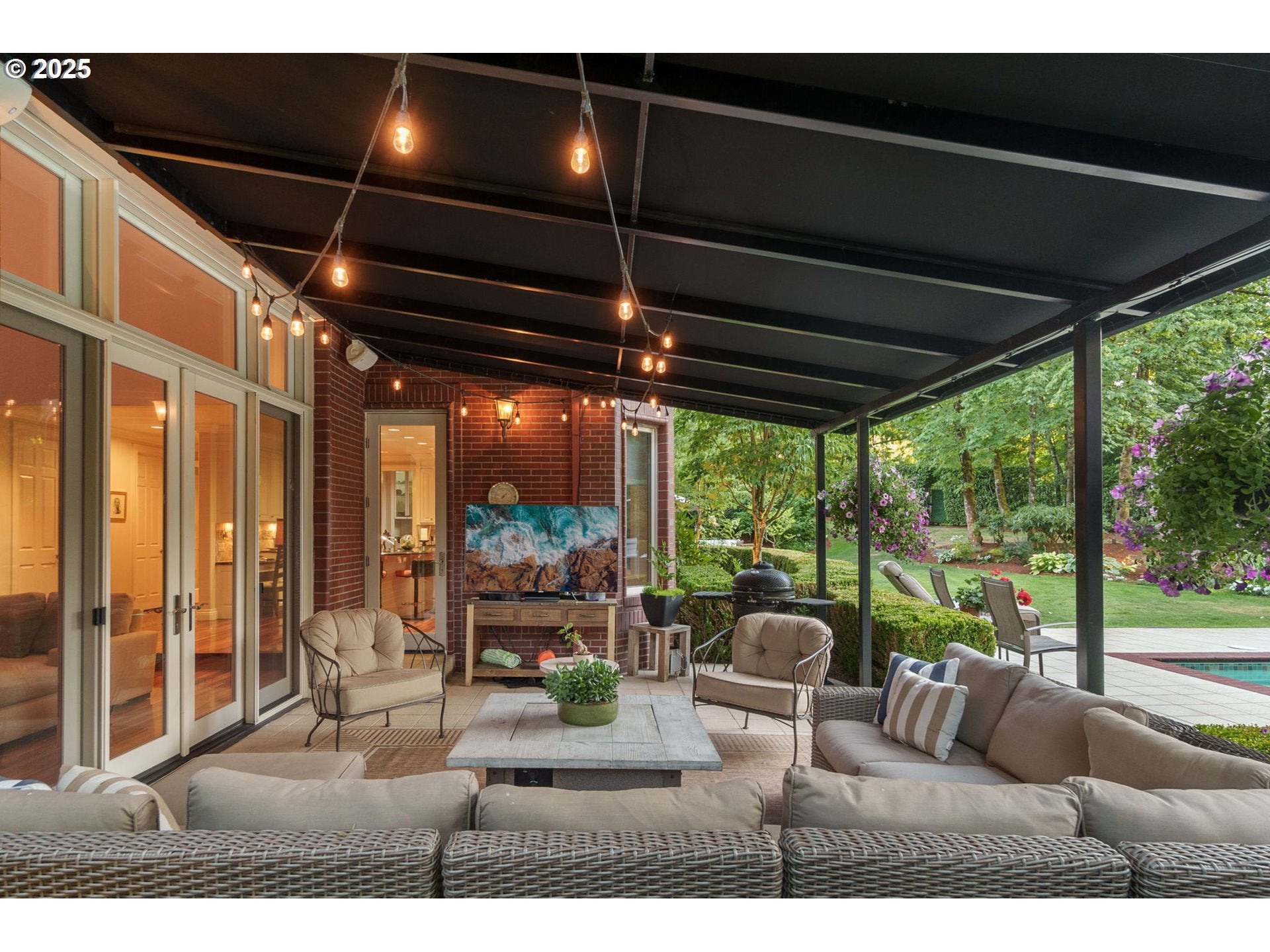 Portland, Oregon, 97229, United States, 5 Bedrooms Bedrooms, ,6 BathroomsBathrooms,Residential,Active,1894169