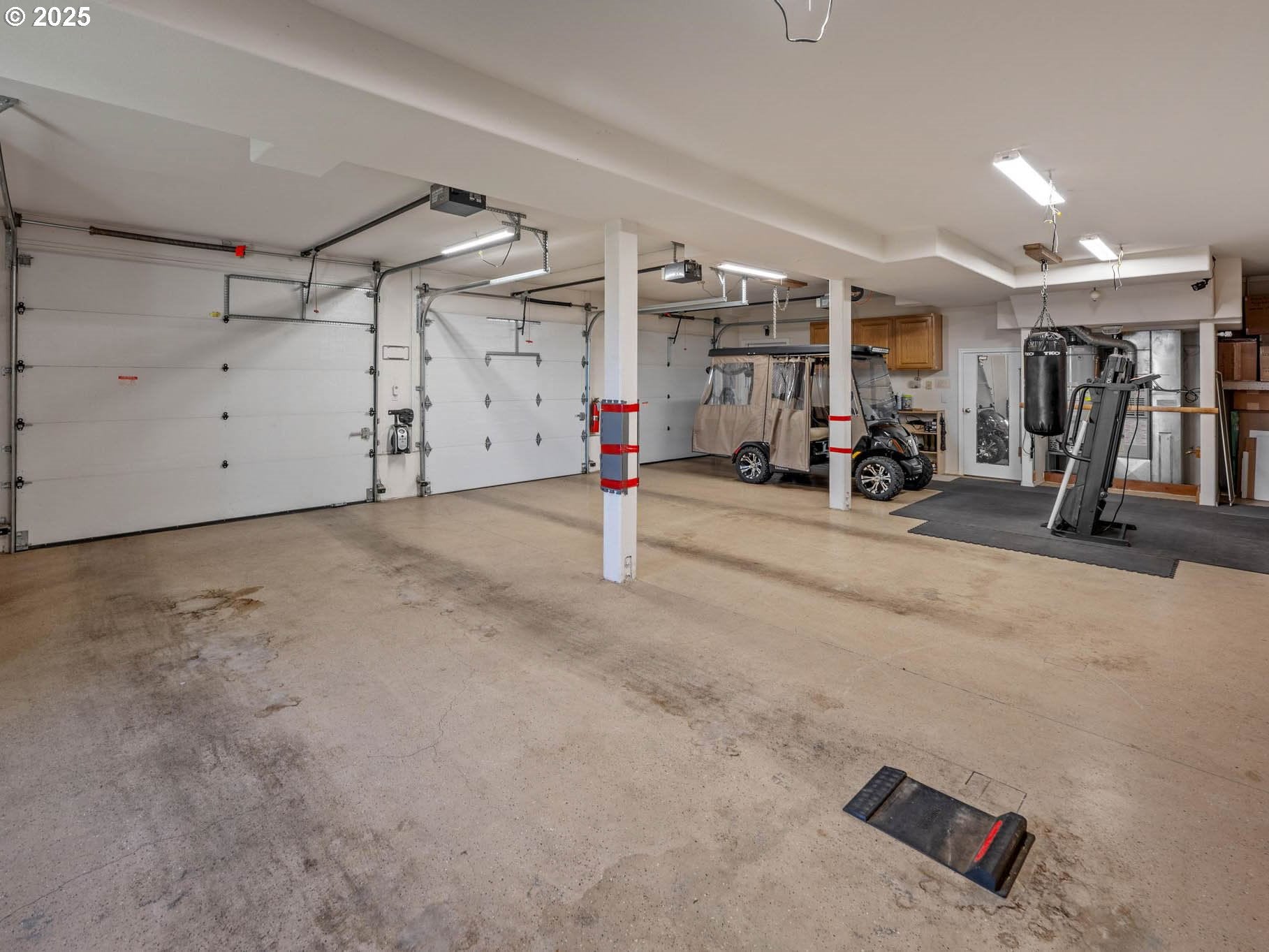 North Plains, Oregon, 97133, United States, 5 Bedrooms Bedrooms, ,4 BathroomsBathrooms,Residential,Active,1963264