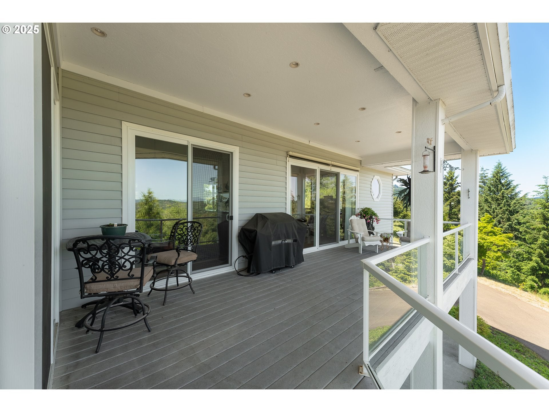 Roseburg, Oregon, 97471, United States, 4 Bedrooms Bedrooms, ,4 BathroomsBathrooms,Residential,Active,1800177