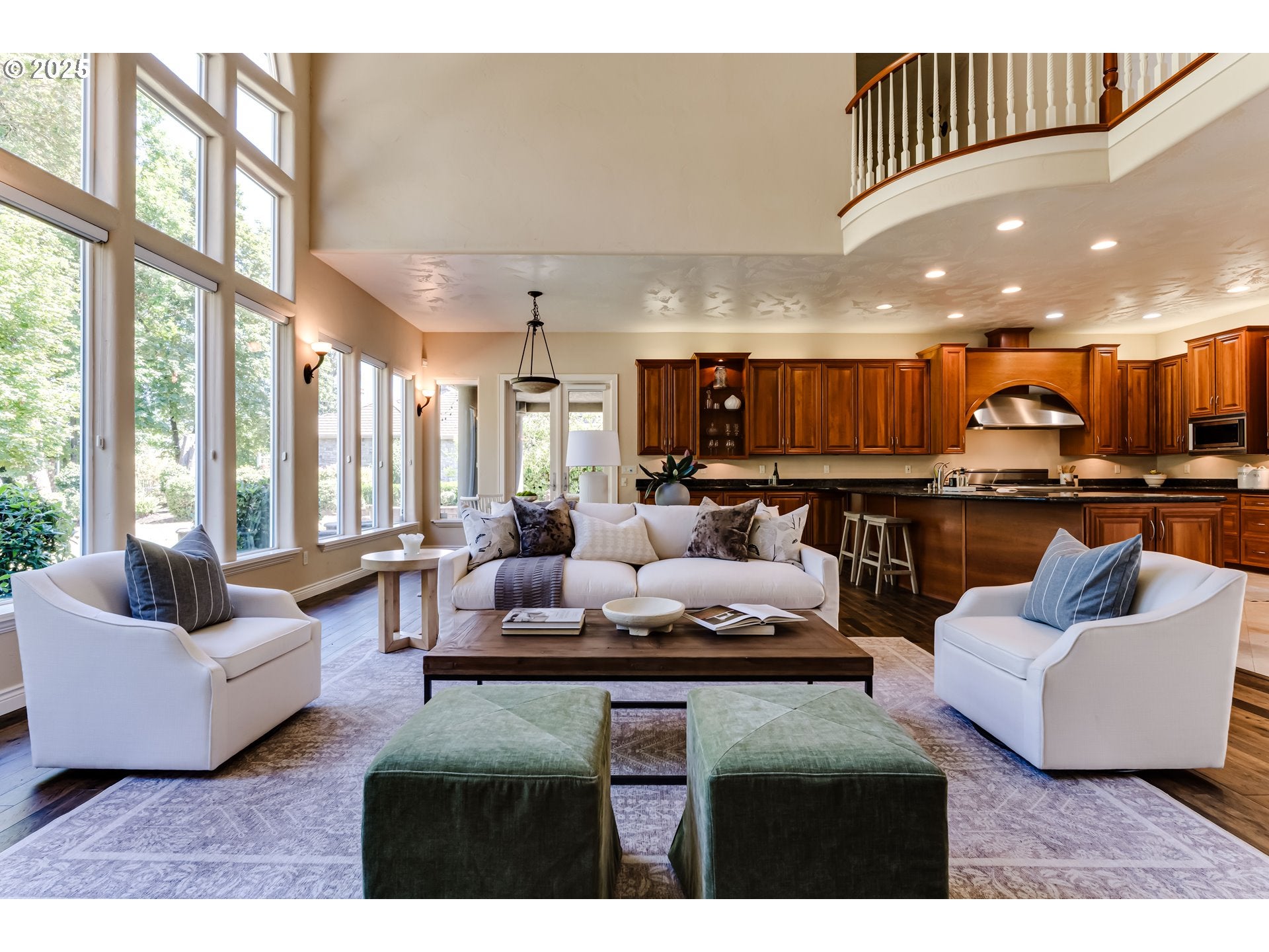 Eugene, Oregon, 97401, United States, 4 Bedrooms Bedrooms, ,4 BathroomsBathrooms,Residential,Active,1886816