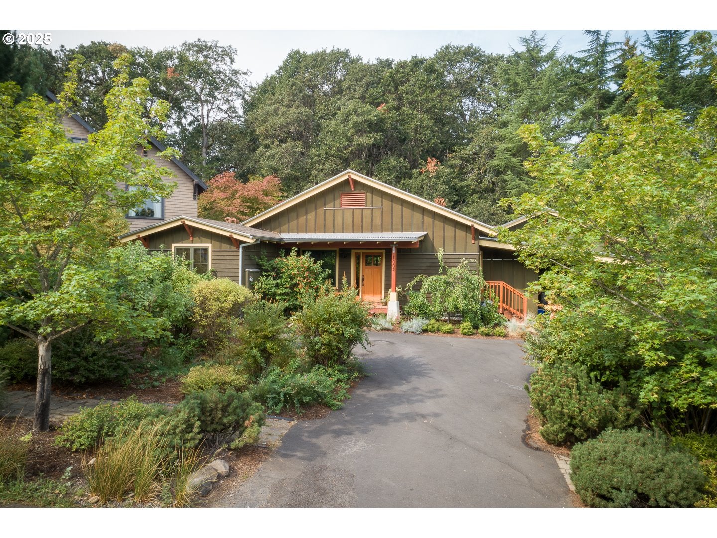 Hood River, Oregon, 97031, United States, 3 Bedrooms Bedrooms, ,3 BathroomsBathrooms,Residential,Active,1927664