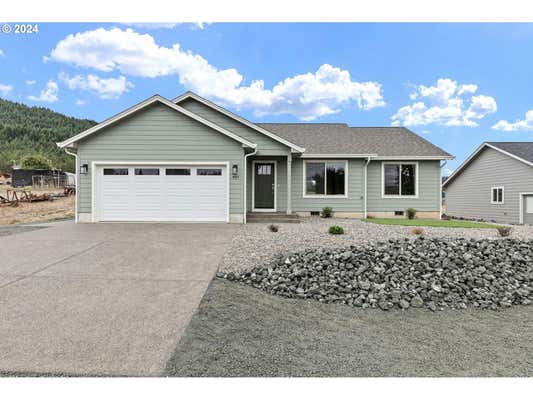 489 OAK ST, YONCALLA, OR 97499, photo 4 of 41