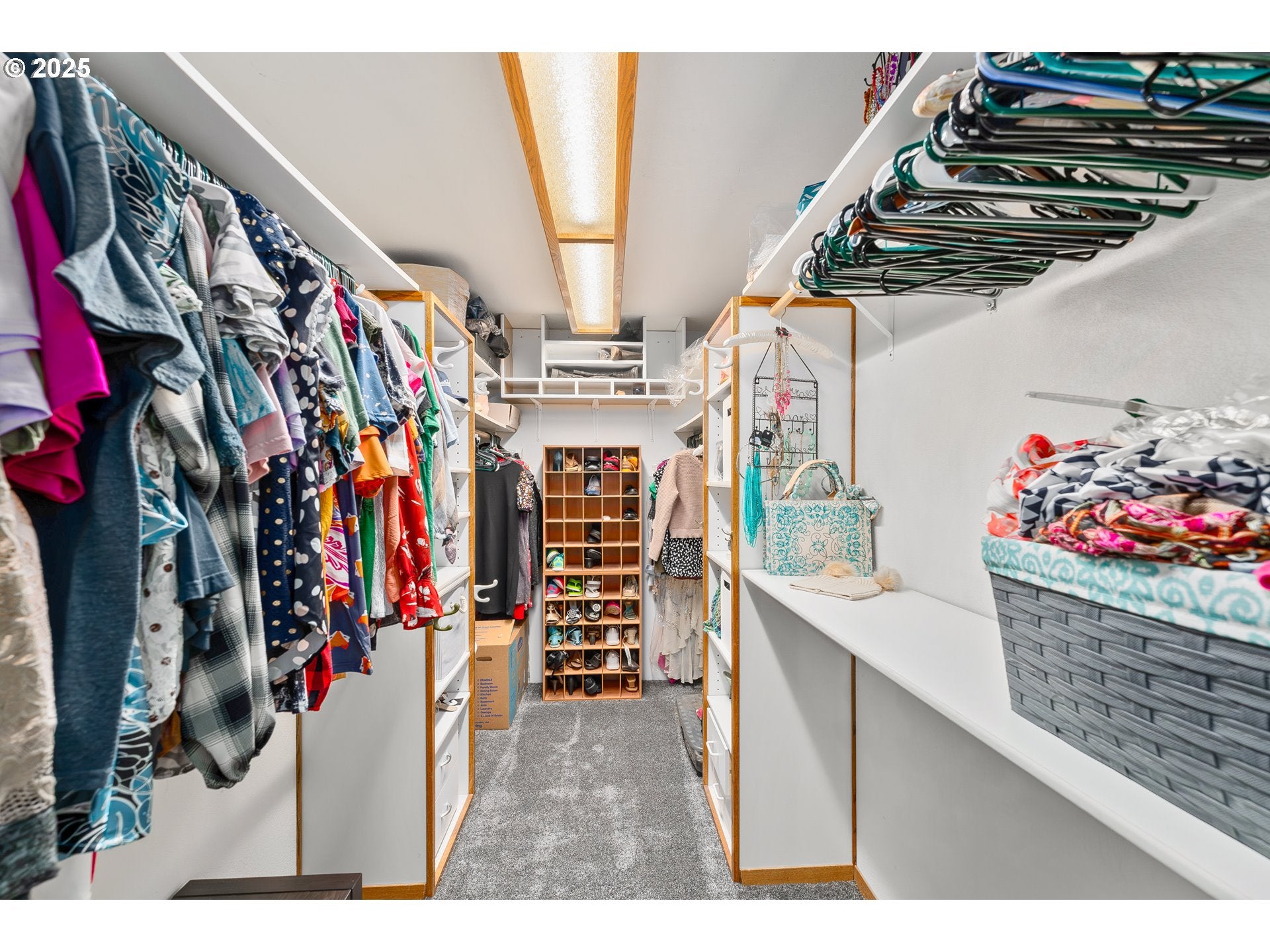 Roseburg, Oregon, 97470, United States, 4 Bedrooms Bedrooms, ,3 BathroomsBathrooms,Residential,Active,1701656