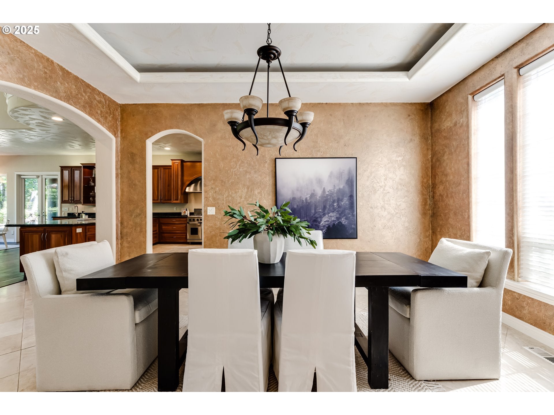 Eugene, Oregon, 97401, United States, 4 Bedrooms Bedrooms, ,4 BathroomsBathrooms,Residential,Active,1886816