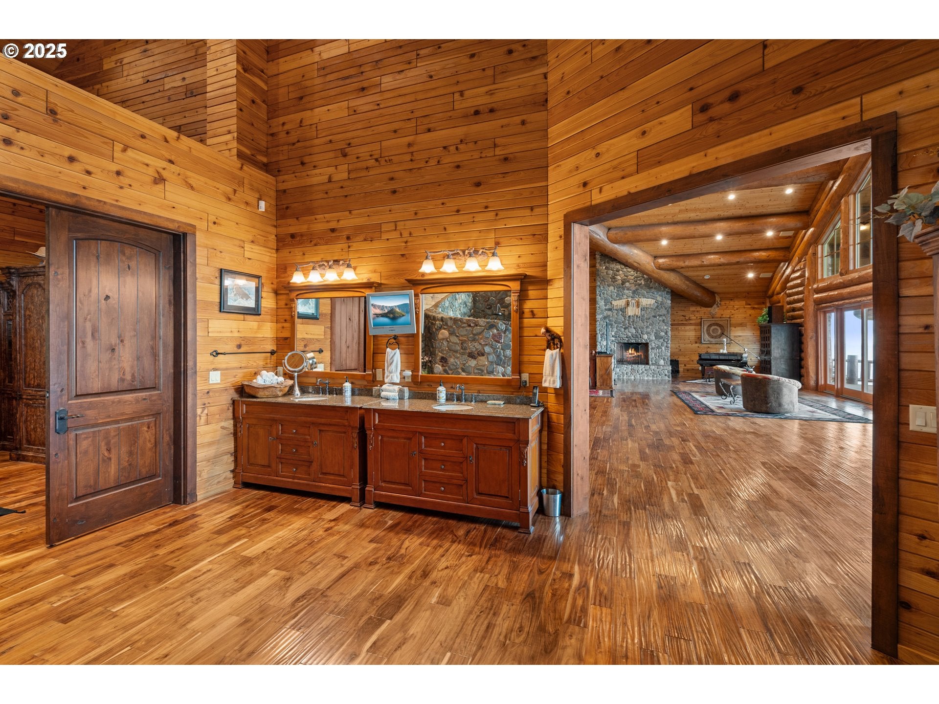 Gold Beach, Oregon, 97444, United States, 4 Bedrooms Bedrooms, ,5 BathroomsBathrooms,Residential,Active,2012238