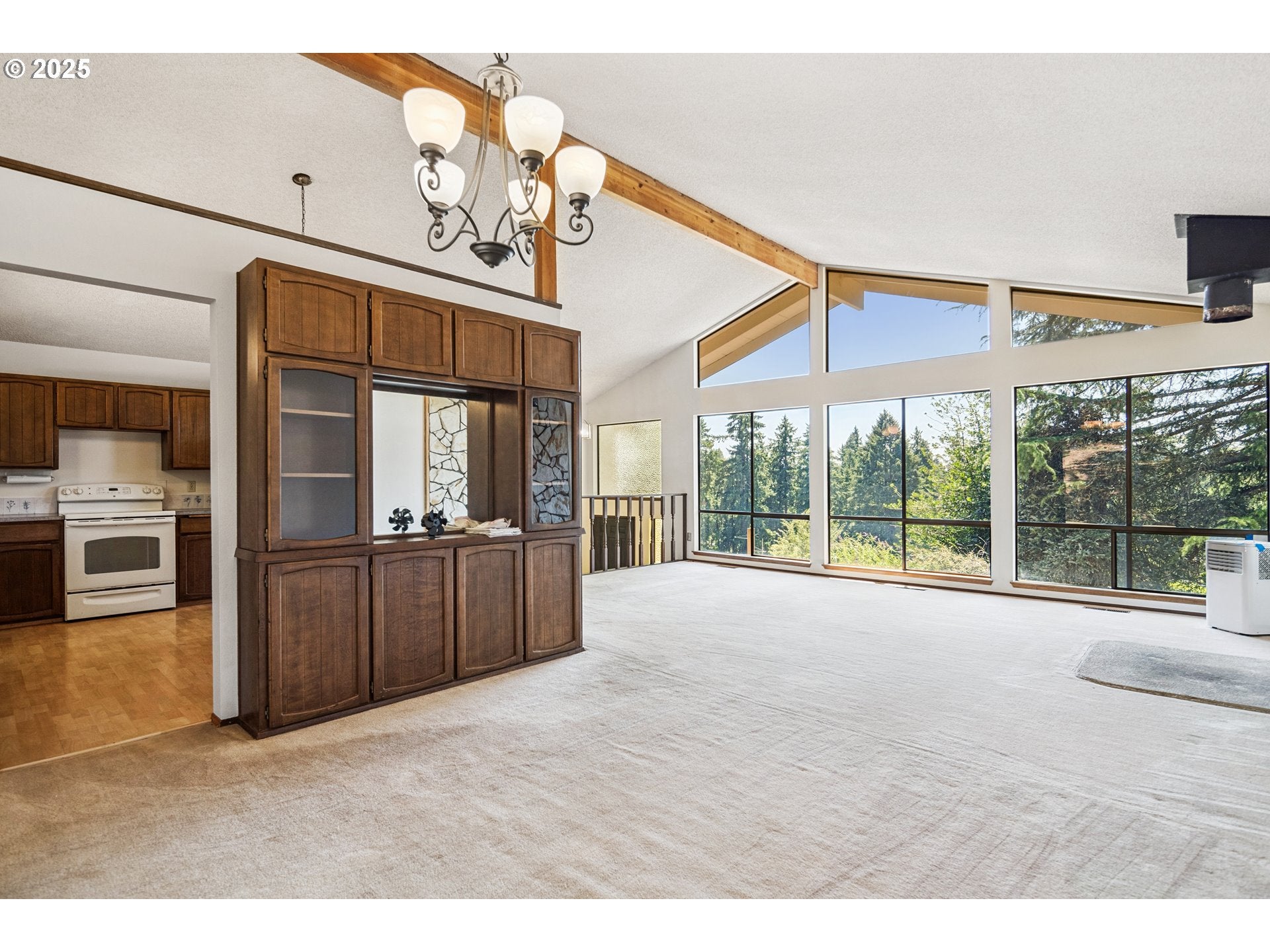 Wilsonville, Oregon, 97070, United States, 3 Bedrooms Bedrooms, ,2 BathroomsBathrooms,Residential,Active,1908136