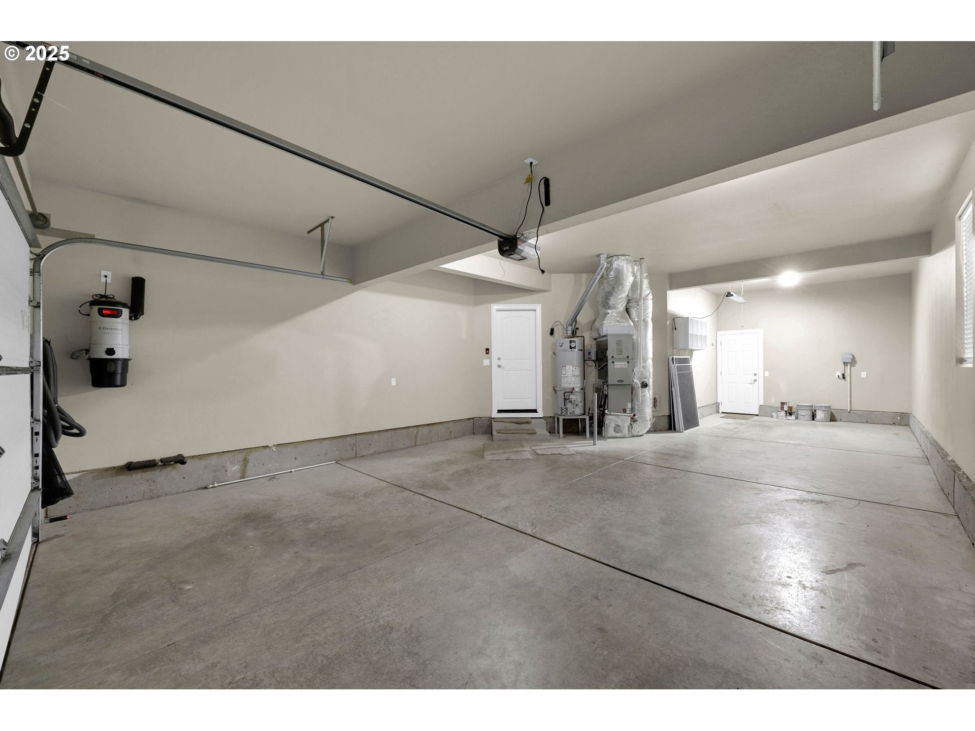 Eugene, Oregon, 97408, United States, 5 Bedrooms Bedrooms, ,3 BathroomsBathrooms,Residential,Active,2007072