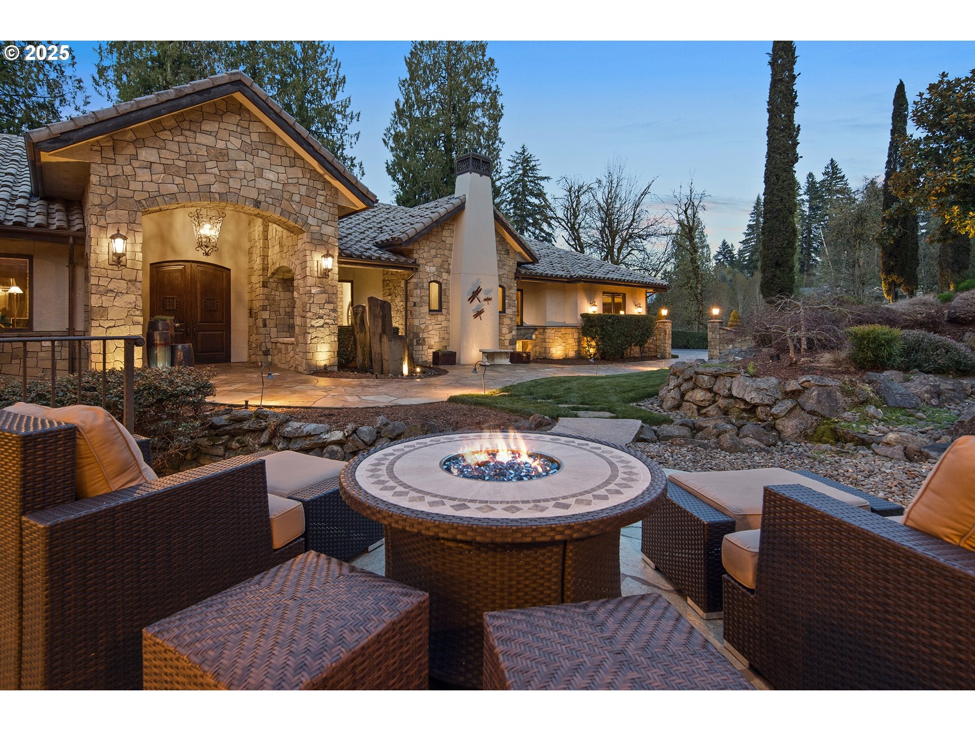 Oregon City, Oregon, 97045, United States, ,6 BathroomsBathrooms,Residential,Contingent,1764514