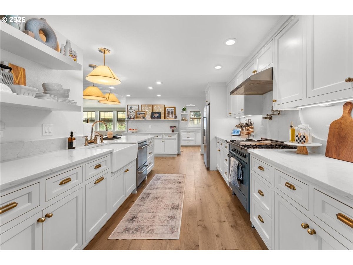 Eagle Creek, Oregon, 97022, United States, 4 Bedrooms Bedrooms, ,5 BathroomsBathrooms,Residential,Active,2007176