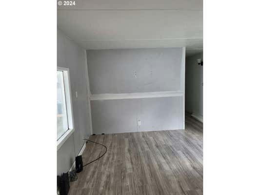 91052 N WILLAMETTE ST, EUGENE, OR 97408, photo 5 of 9