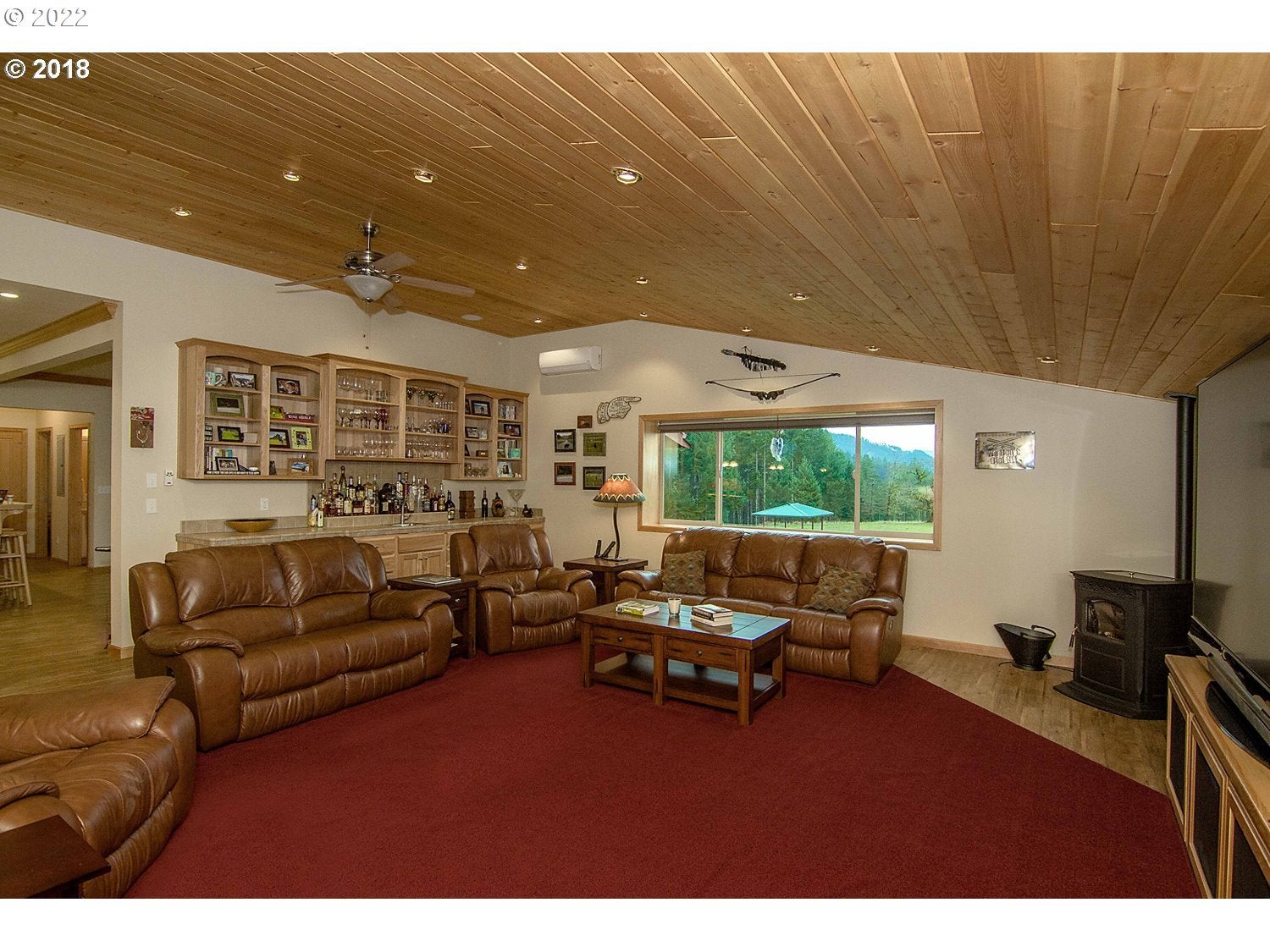 Idleyld Park, Oregon, 97447, United States, 10 Bedrooms Bedrooms, ,7 BathroomsBathrooms,Residential,Active,2017112