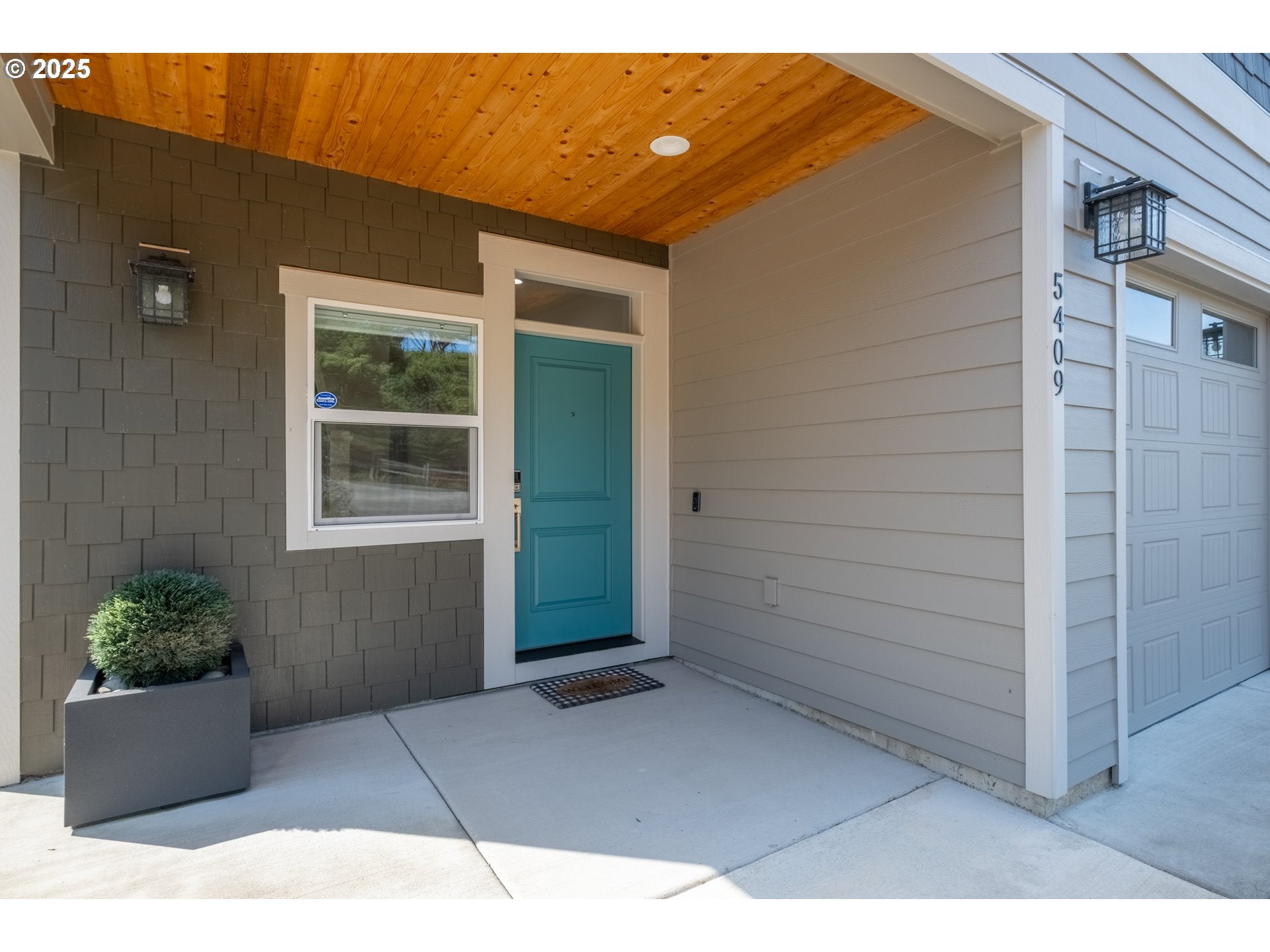 Lincoln City, Oregon, 97367, United States, ,3 BathroomsBathrooms,Residential,Active,1762851