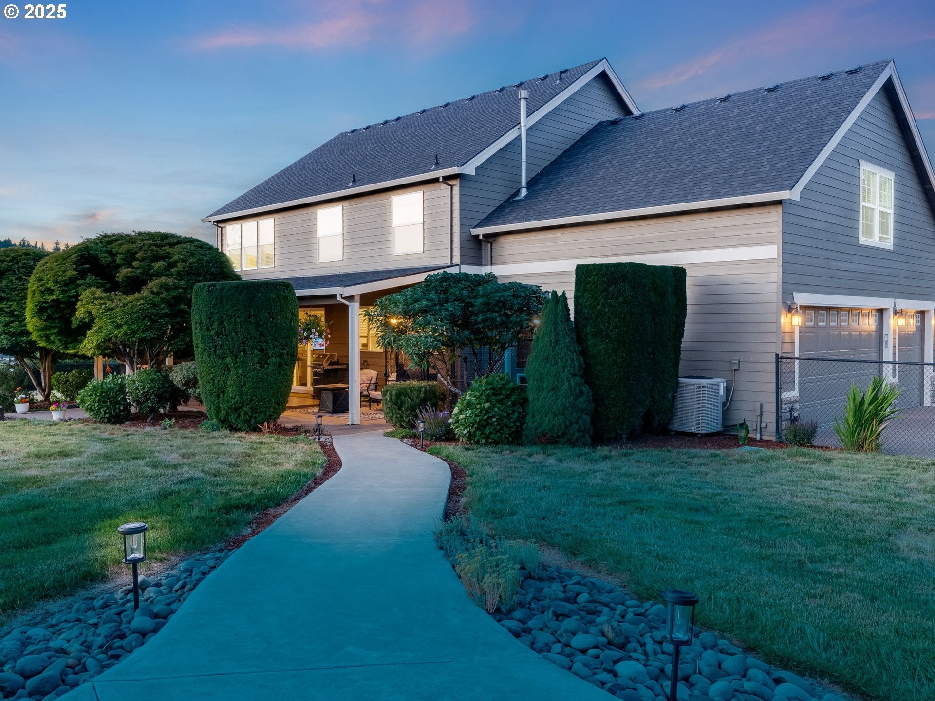 Oregon City, Oregon, 97045, United States, 4 Bedrooms Bedrooms, ,3 BathroomsBathrooms,Residential,Active,1886829