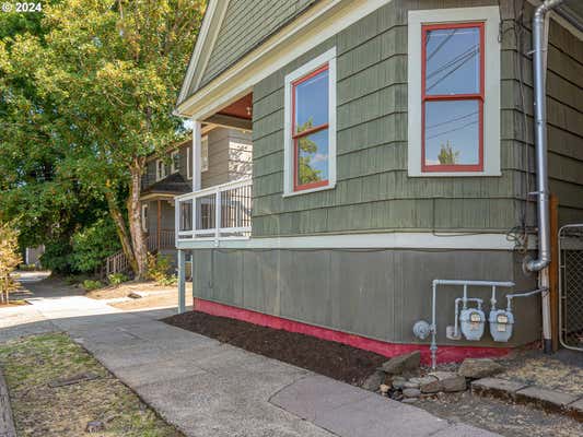 1024 SE SHERMAN ST, PORTLAND, OR 97214, photo 3 of 42