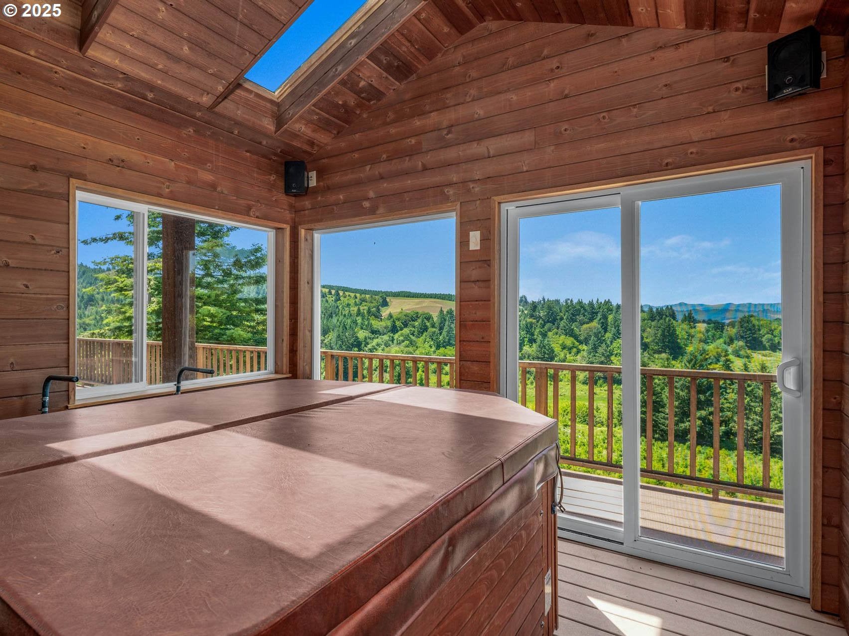 Gaston, Oregon, 97119, United States, 2 Bedrooms Bedrooms, ,3 BathroomsBathrooms,Residential,Active,1860287