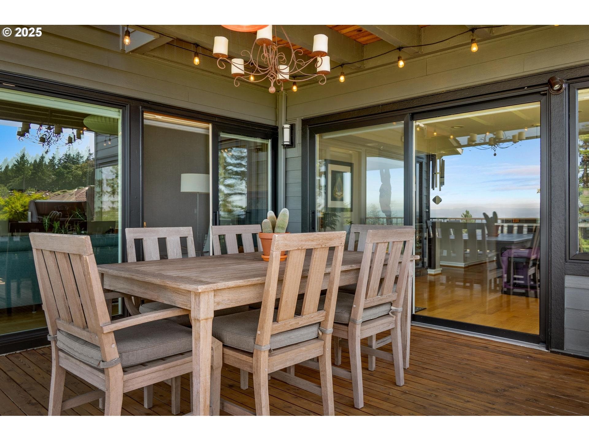 Portland, Oregon, 97225, United States, 4 Bedrooms Bedrooms, ,5 BathroomsBathrooms,Residential,Active,1936425