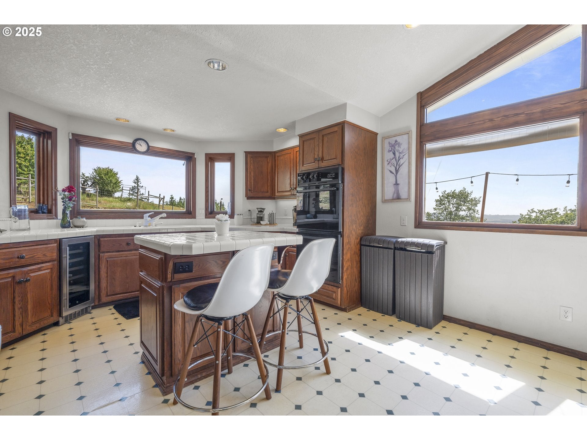 Mcminnville, Oregon, 97128, United States, 4 Bedrooms Bedrooms, ,3 BathroomsBathrooms,Residential,Active,1853796