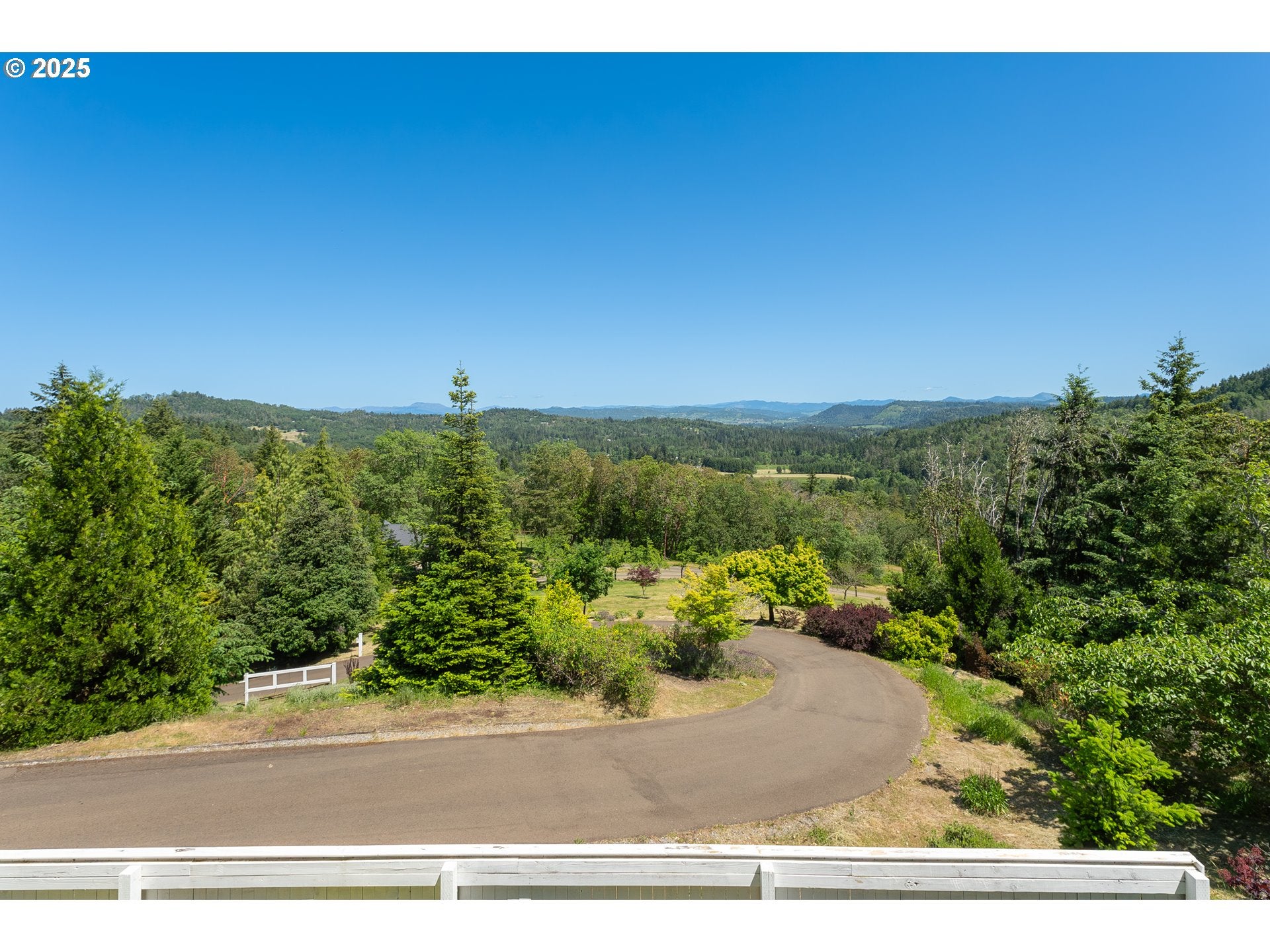 Roseburg, Oregon, 97471, United States, 4 Bedrooms Bedrooms, ,4 BathroomsBathrooms,Residential,Active,1800177