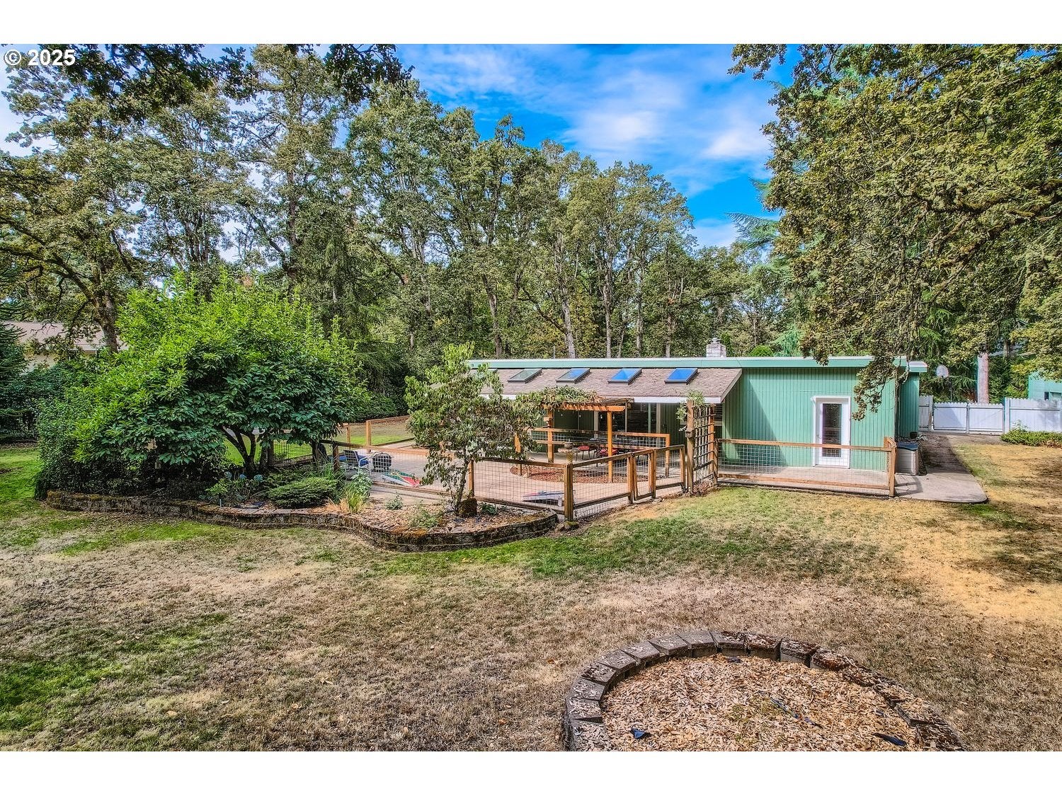 Milwaukie, Oregon, 97267, United States, 6 Bedrooms Bedrooms, ,4 BathroomsBathrooms,Residential,Active,1943802